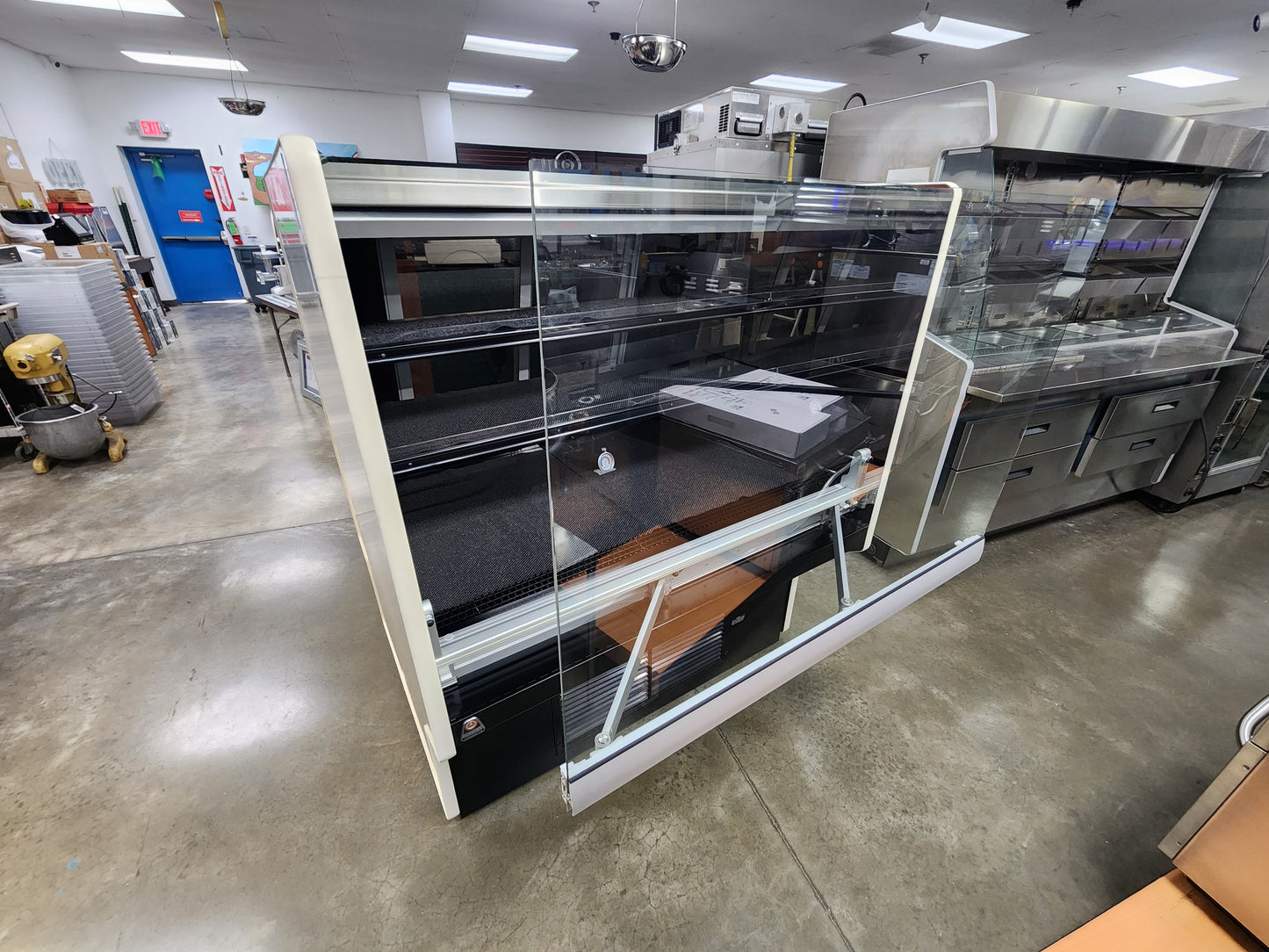 Used Southern Casearts SCHV-BAV-4 Refrigerator Display case