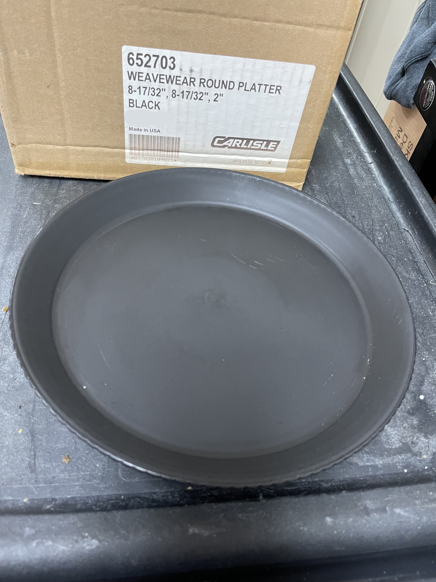 New Carlisle 652703 - WeaveWear Plastic  Round Serving Platter 10" - Black