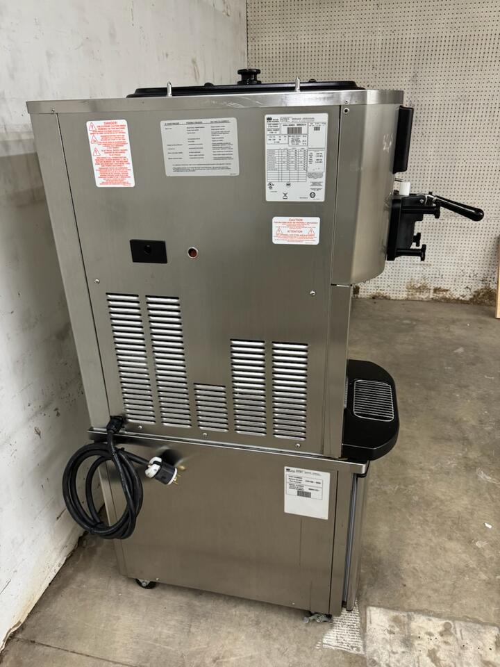 2020 Taylor C709 Single Soft Serve Ice Cream Maker Machine Freezer 220V