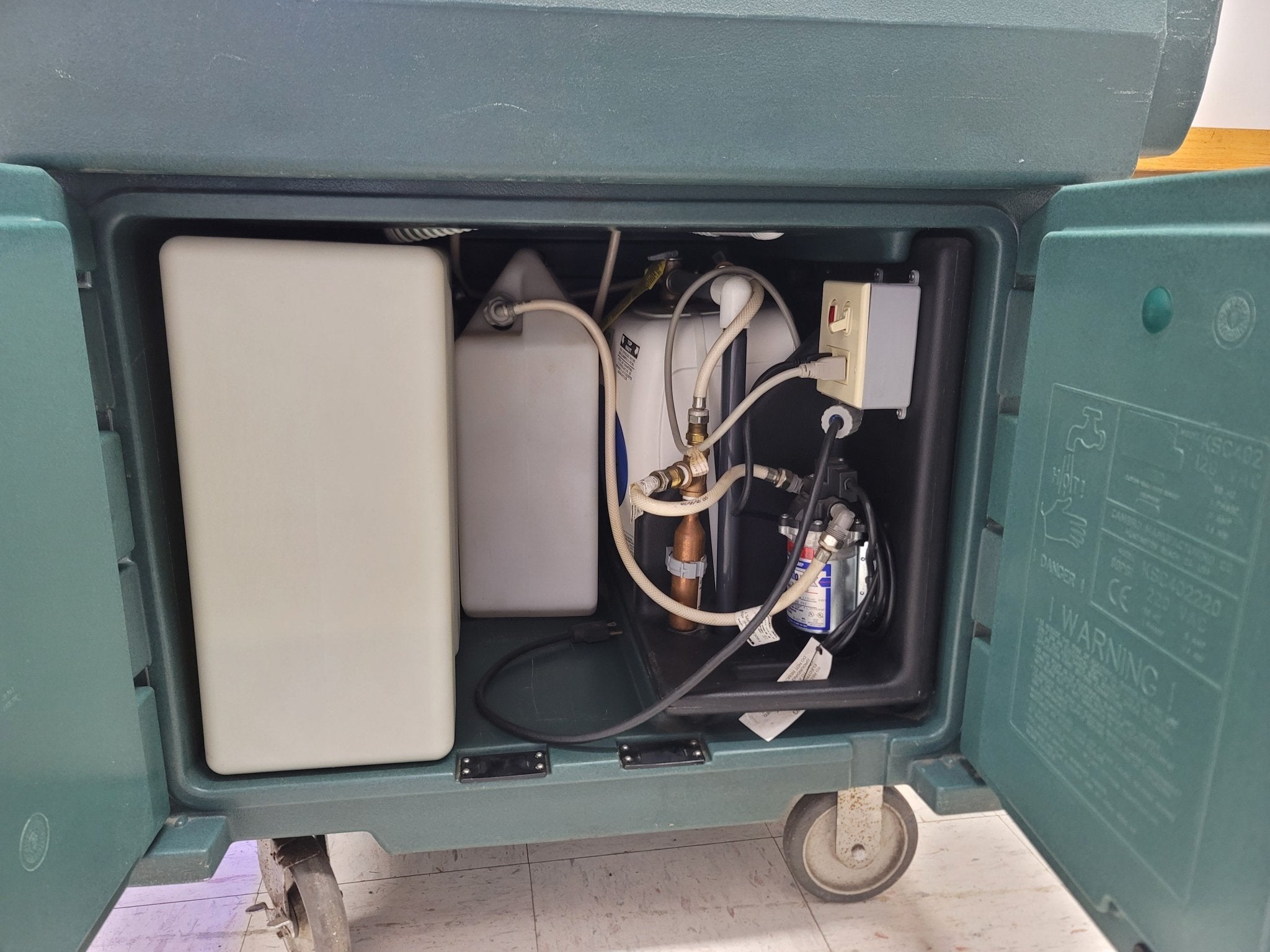 Used Cambro KSC402519 Green CamKiosk Portable Self - Contained Hand Sink Cart - 110V - Falcon Restaurant Supply - 4