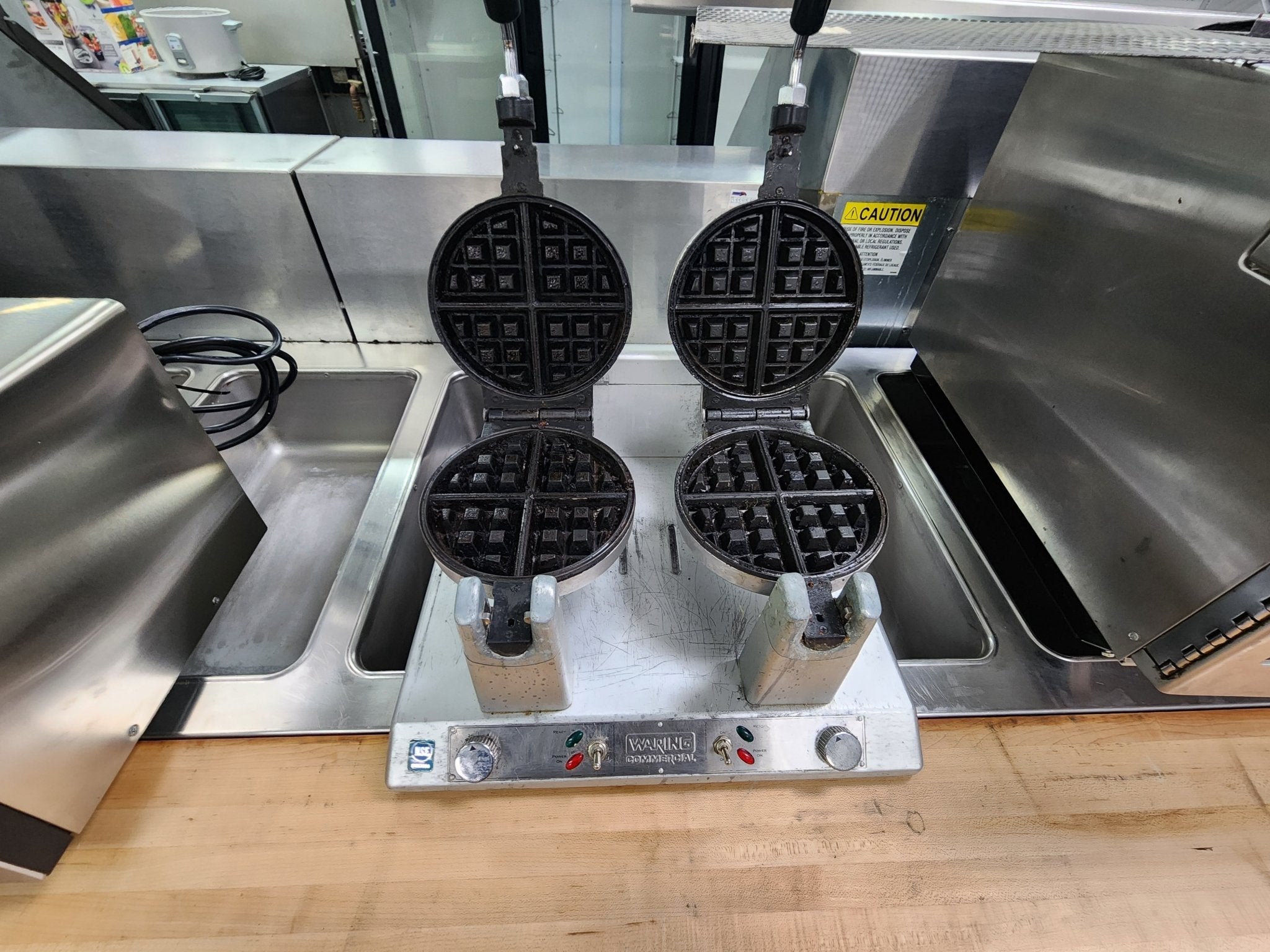 Used Waring WW250BX Double Belgian Waffle Maker 208v 50 - 60 Waffles per Hour - Falcon Restaurant Supply - 2