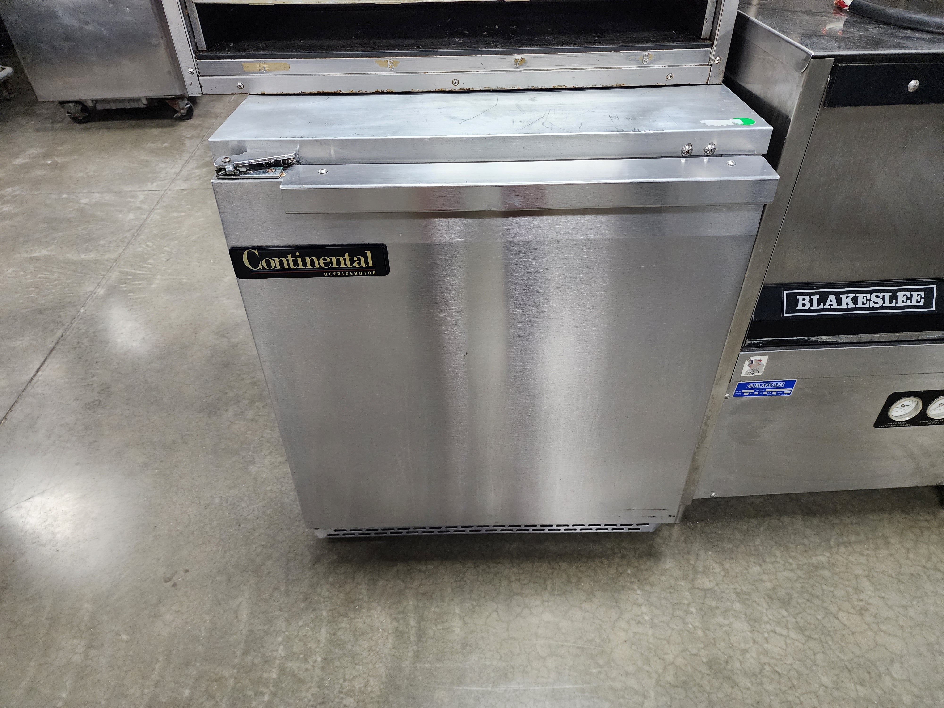 Used 27" Continental UC27 Undercounter Refrigerator - 1 section