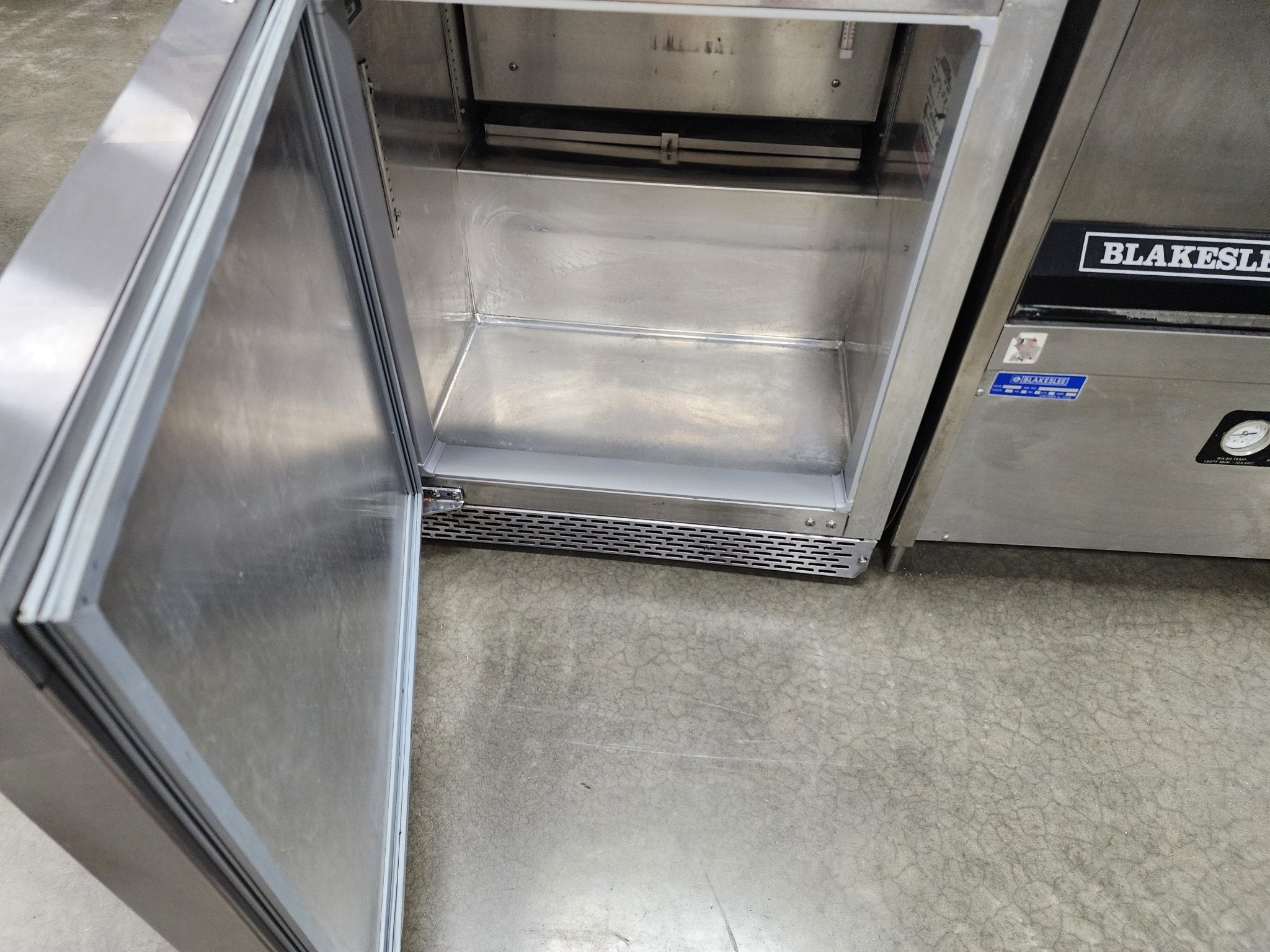 Used 27" Continental UC27 Undercounter Refrigerator - 1 section