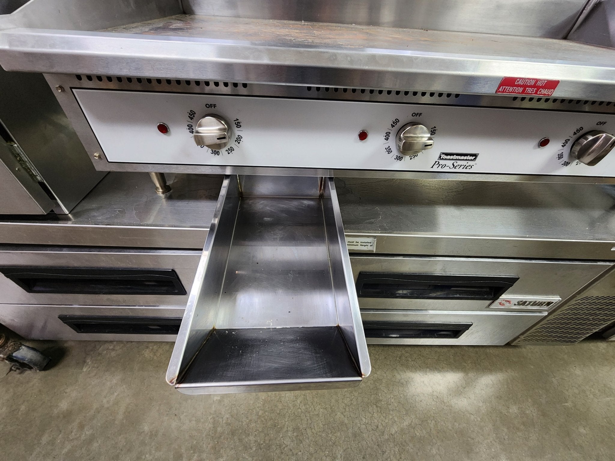 Used Toastmaster TMGE48 Countertop 48" Thermostatic Control Dual Electric Flat Top Griddle - Falcon Restaurant Supply - 5