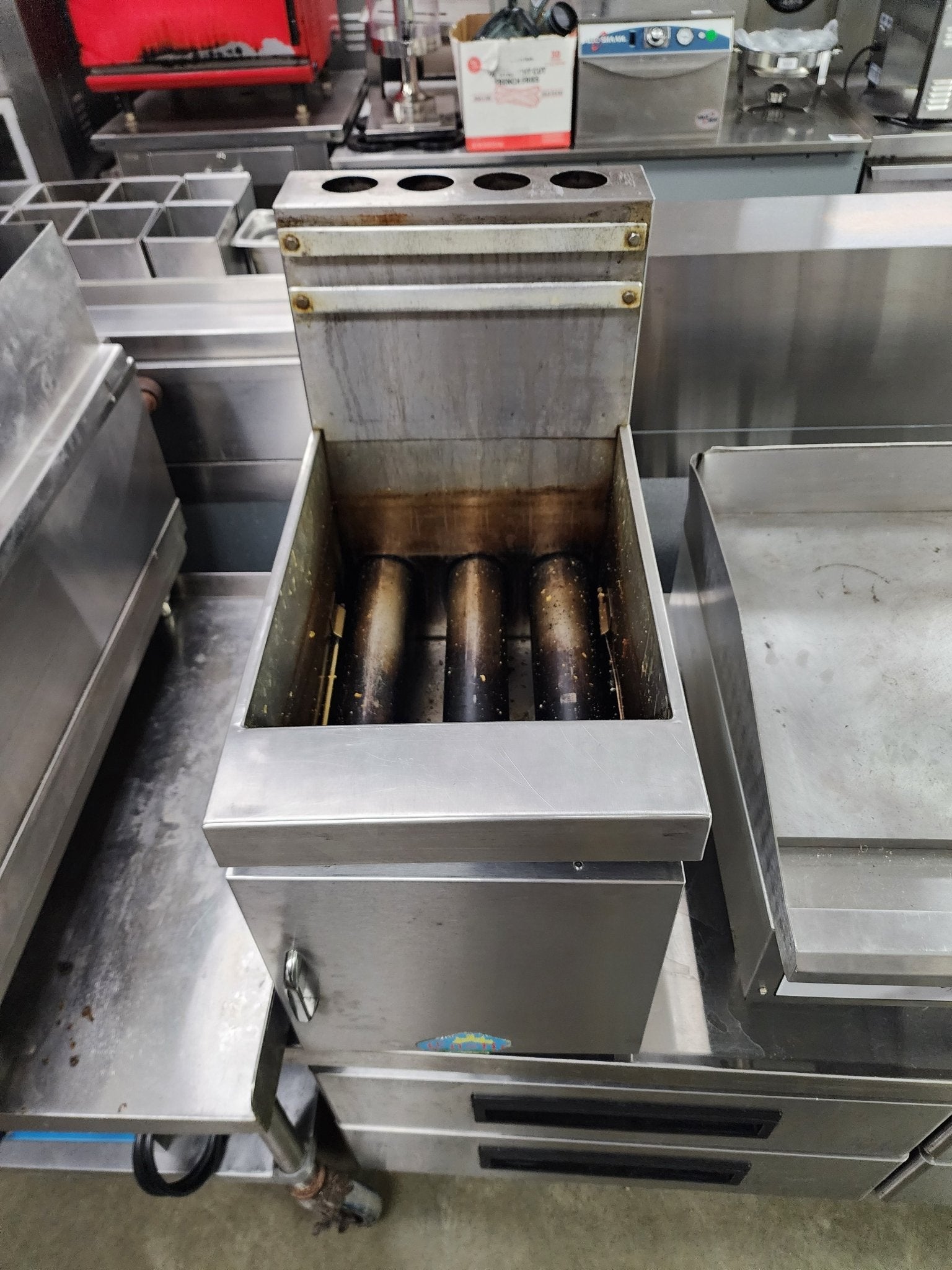 Used Comstock-Castle 14HC Full Pot 35lb Countertop Gas Fryer LPG