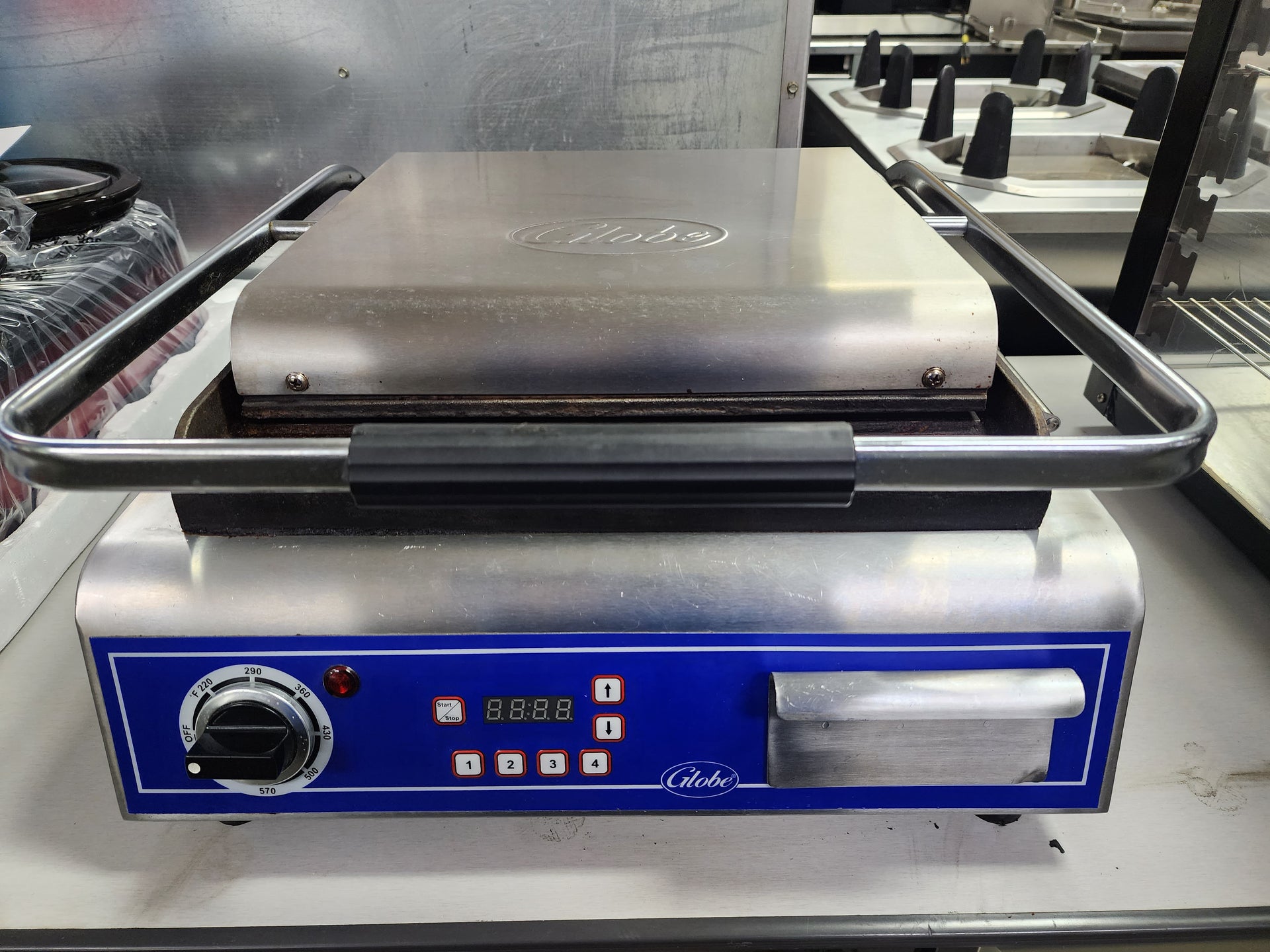 Globe GSG14D Sandwich/Panini Grill Single