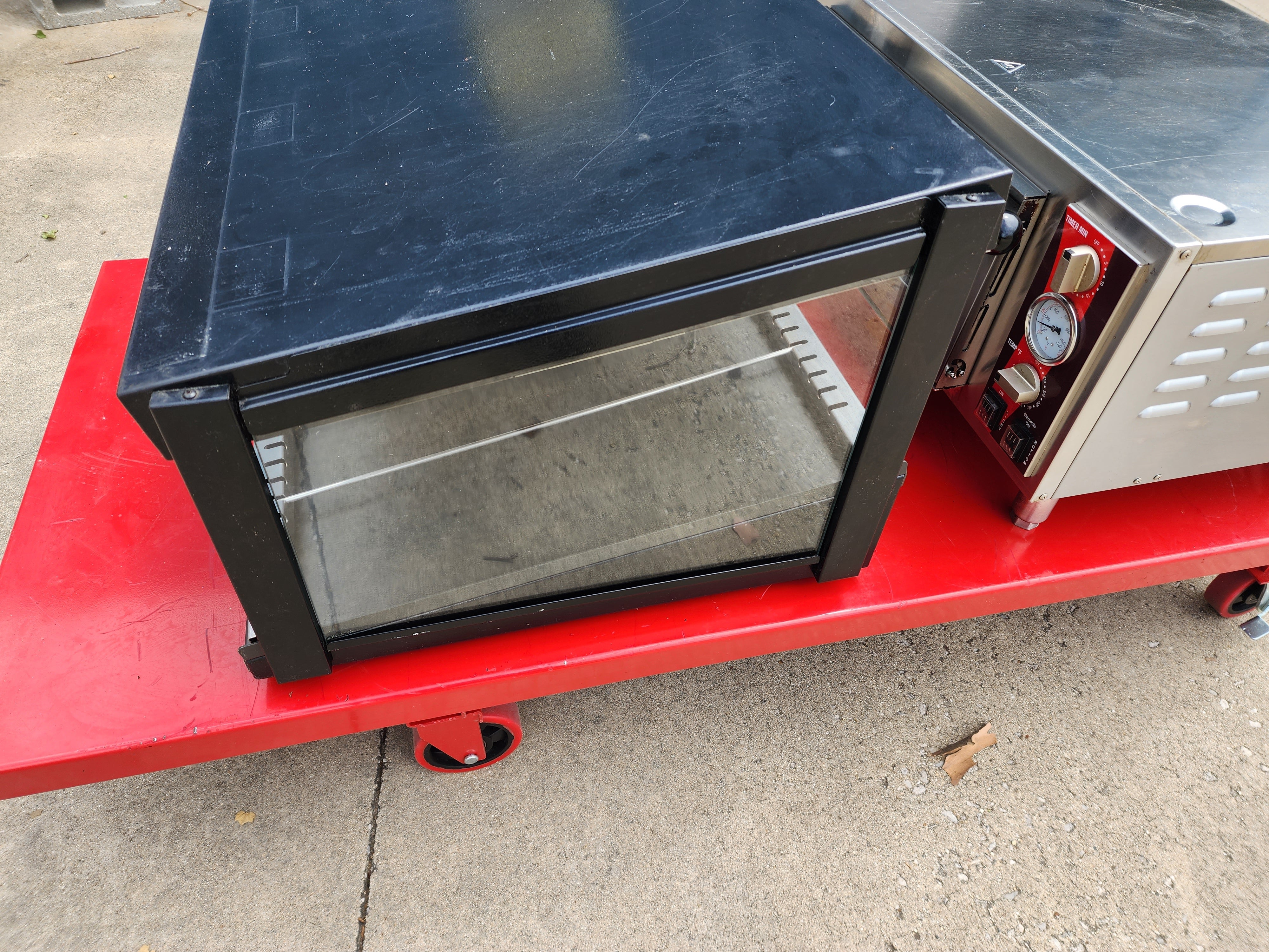 Used Hatco GRSDS-30 Glo-Ray 30" Slanted Heated Warming Display Single Shelf Merchandiser - 120V 790W - JS