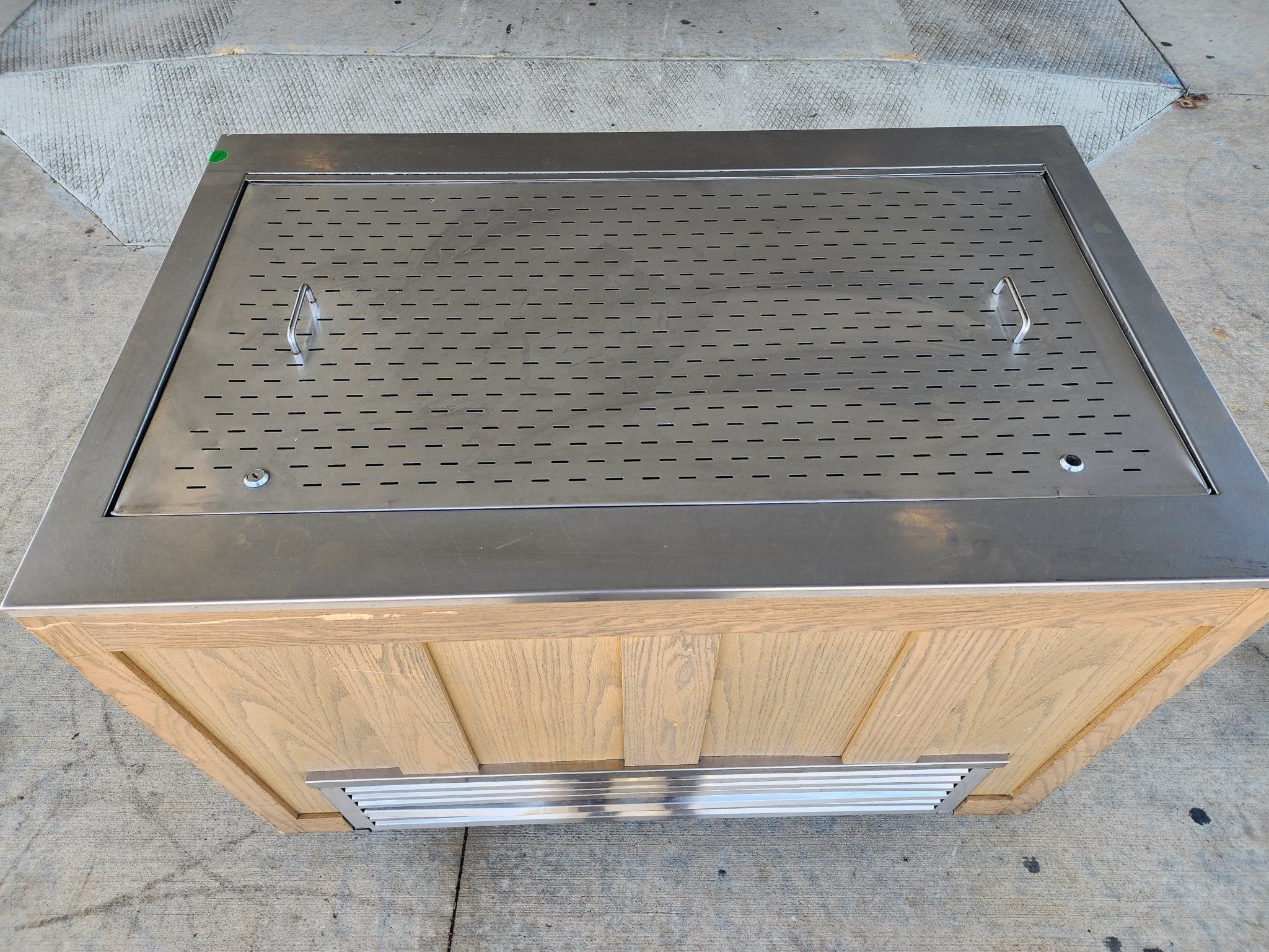 Used Refrigerated Cabinet with removable lid - No Key for lock - Falcon Restaurant Supply - 3