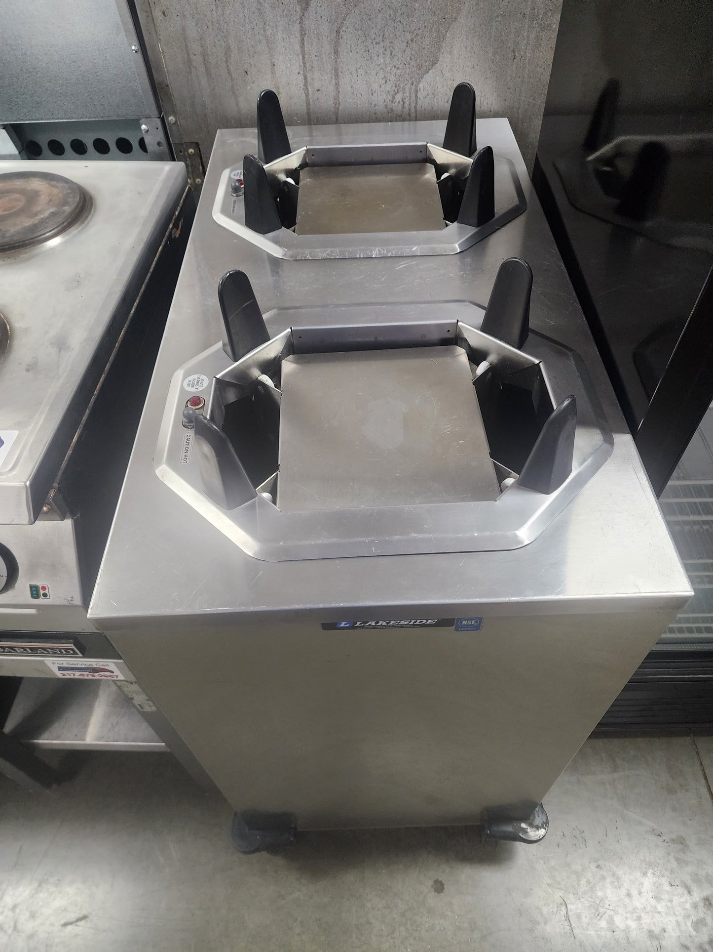 Used Lakeside V6212 Stainless Steel Heated Two Stack Plate Dispenser for 8 3/4" x 11 3/4" to 9 1/4" x 12 1/2" Oval Plates