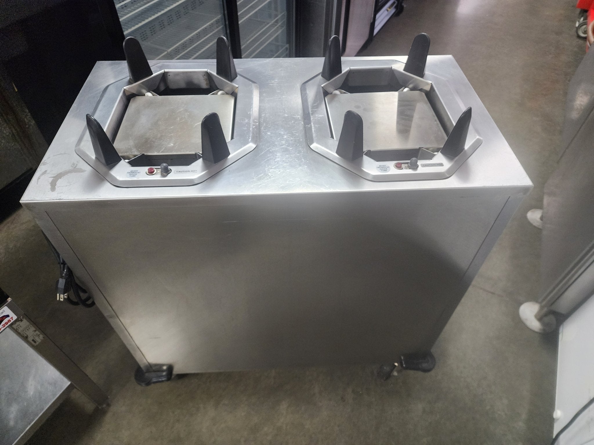 Used Lakeside V6212 Stainless Steel Heated Two Stack Plate Dispenser for 8 3/4" x 11 3/4" to 9 1/4" x 12 1/2" Oval Plates - Falcon Restaurant Supply - 3