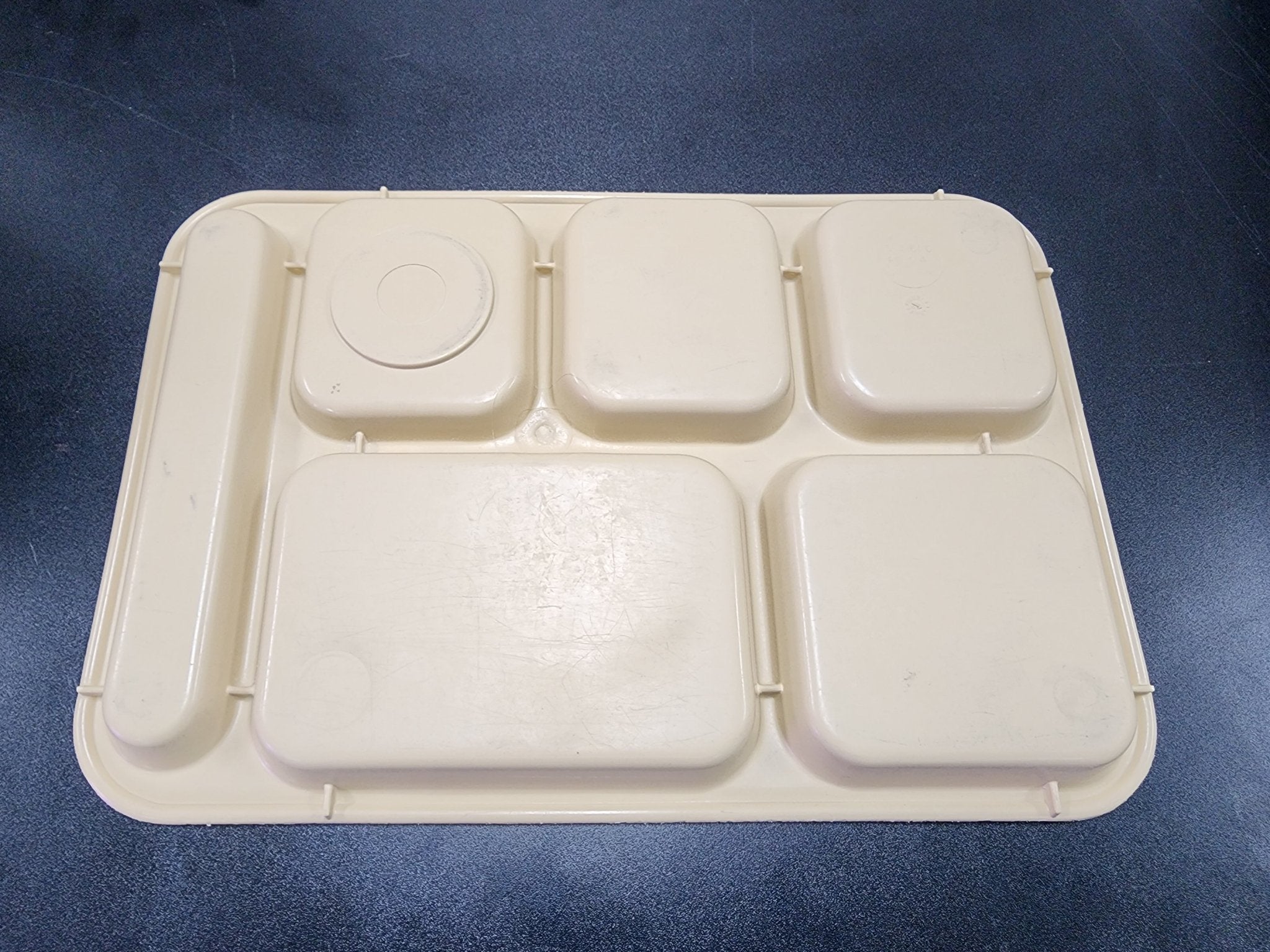 Used Cambro 10146CW133, Camwear® 10" X 14" 6 Compartment Beige Food Tray - Falcon Restaurant Supply - 2