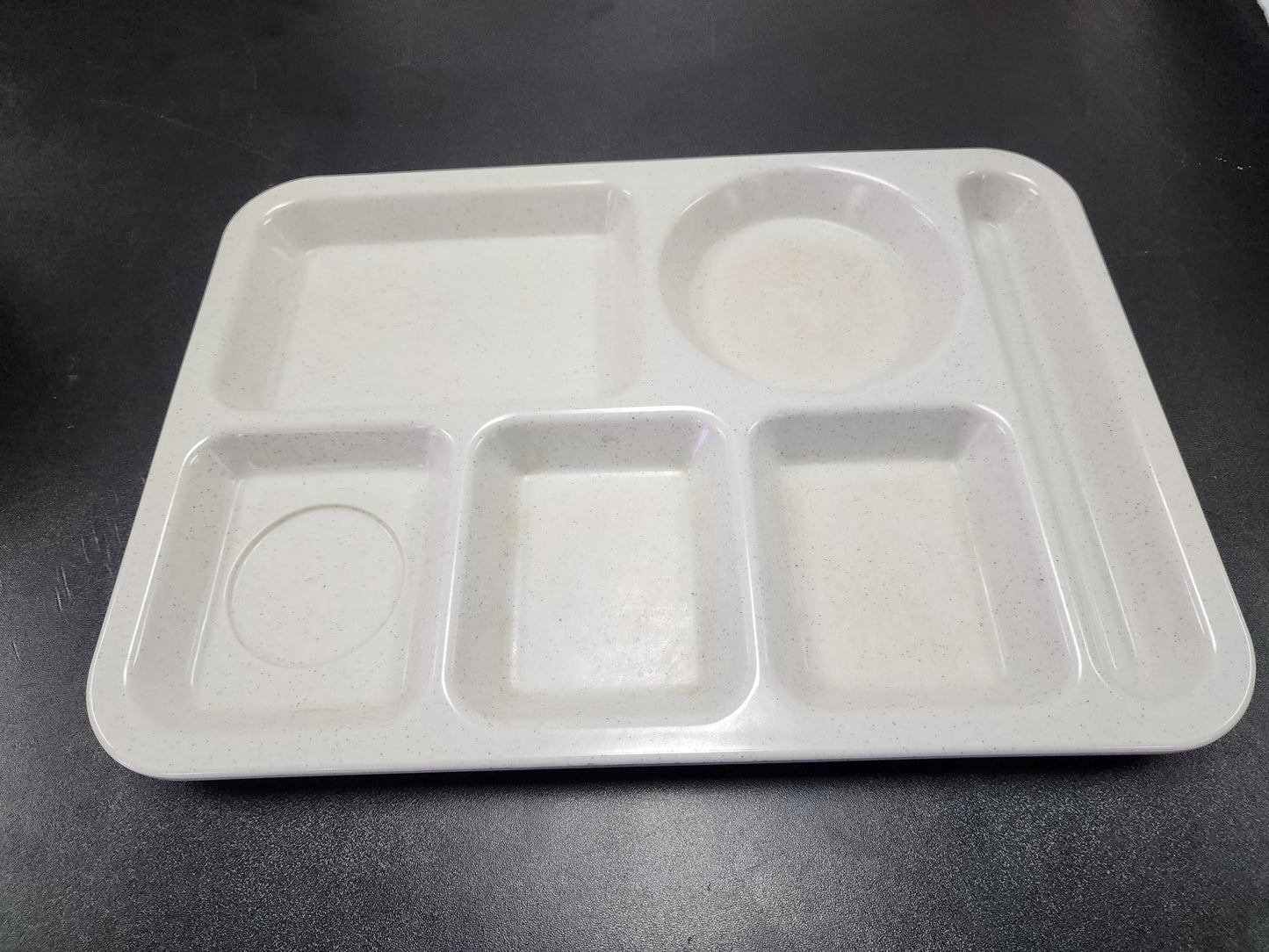 Used Carlisle Heavy Duty 6-Compartment Melamine Plastic Serving Trays