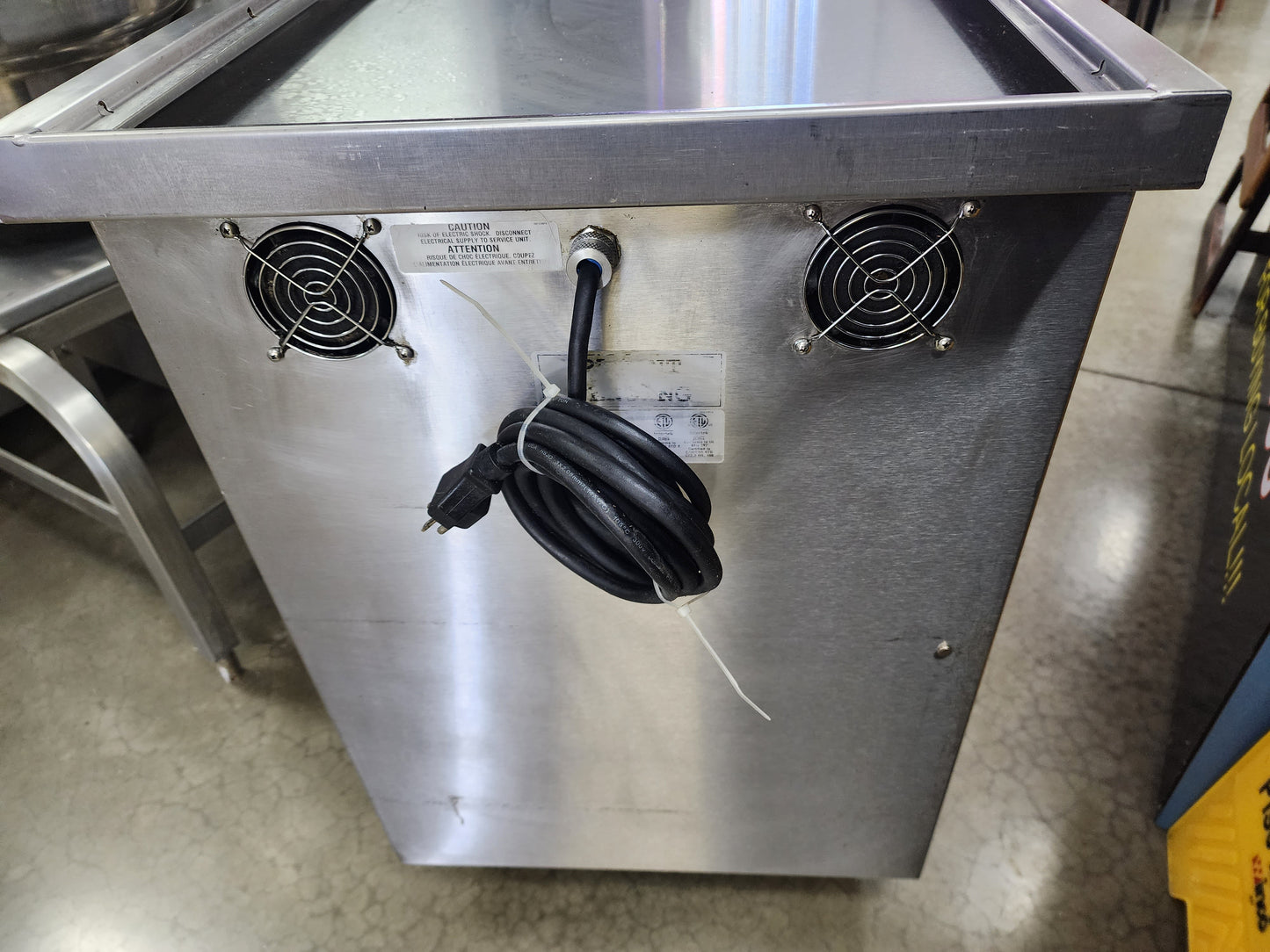 Used Carter-Hoffmann VCNH2W3S Stainless Steel Thermostatic Controls Vertical Crisp N Hold Cabinet - 120 Volts 1-Ph