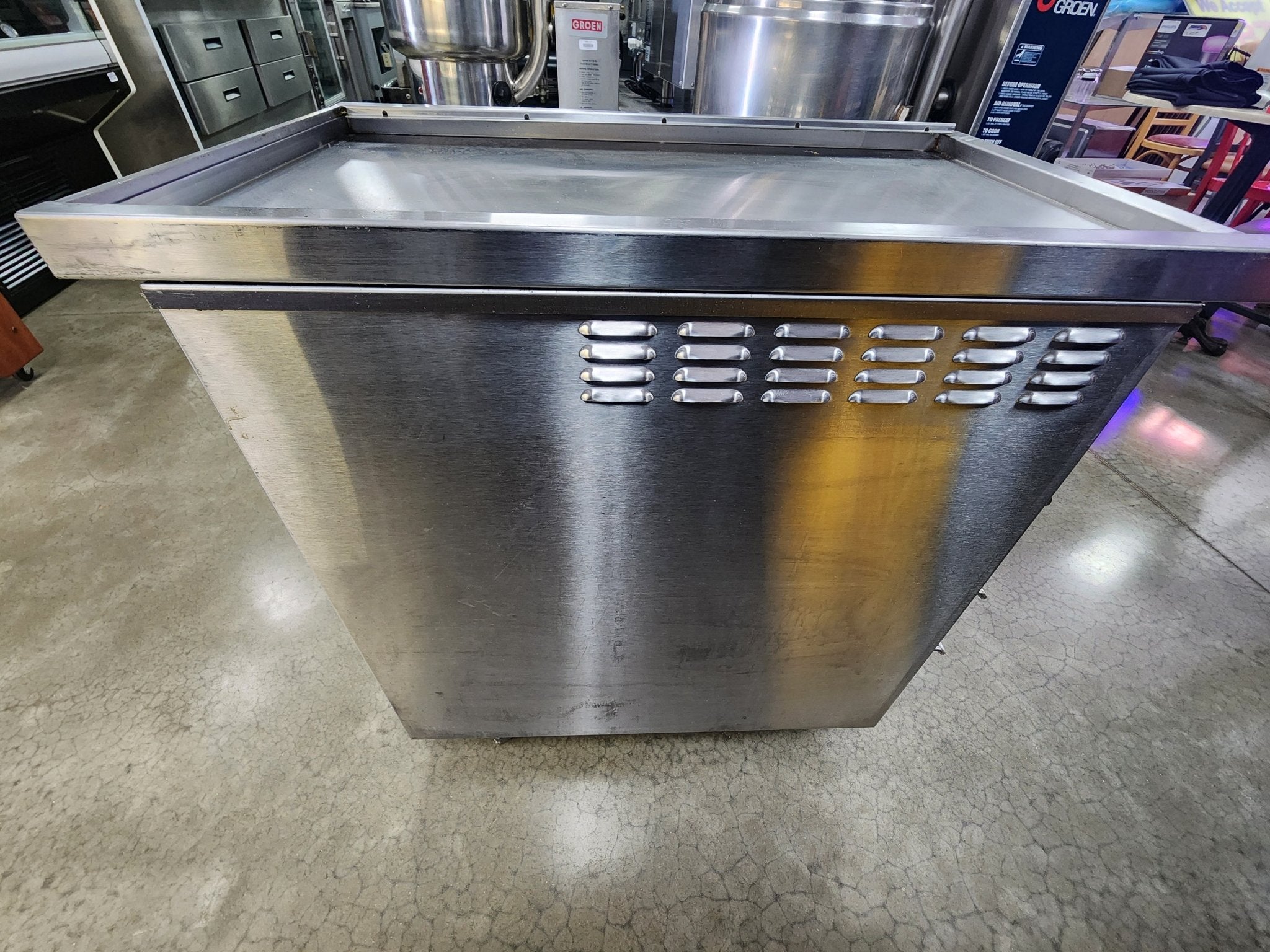 Used Carter - Hoffmann VCNH2W3S Stainless Steel Thermostatic Controls Vertical Crisp N Hold Cabinet - 120 Volts 1 - Ph - Falcon Restaurant Supply - 5