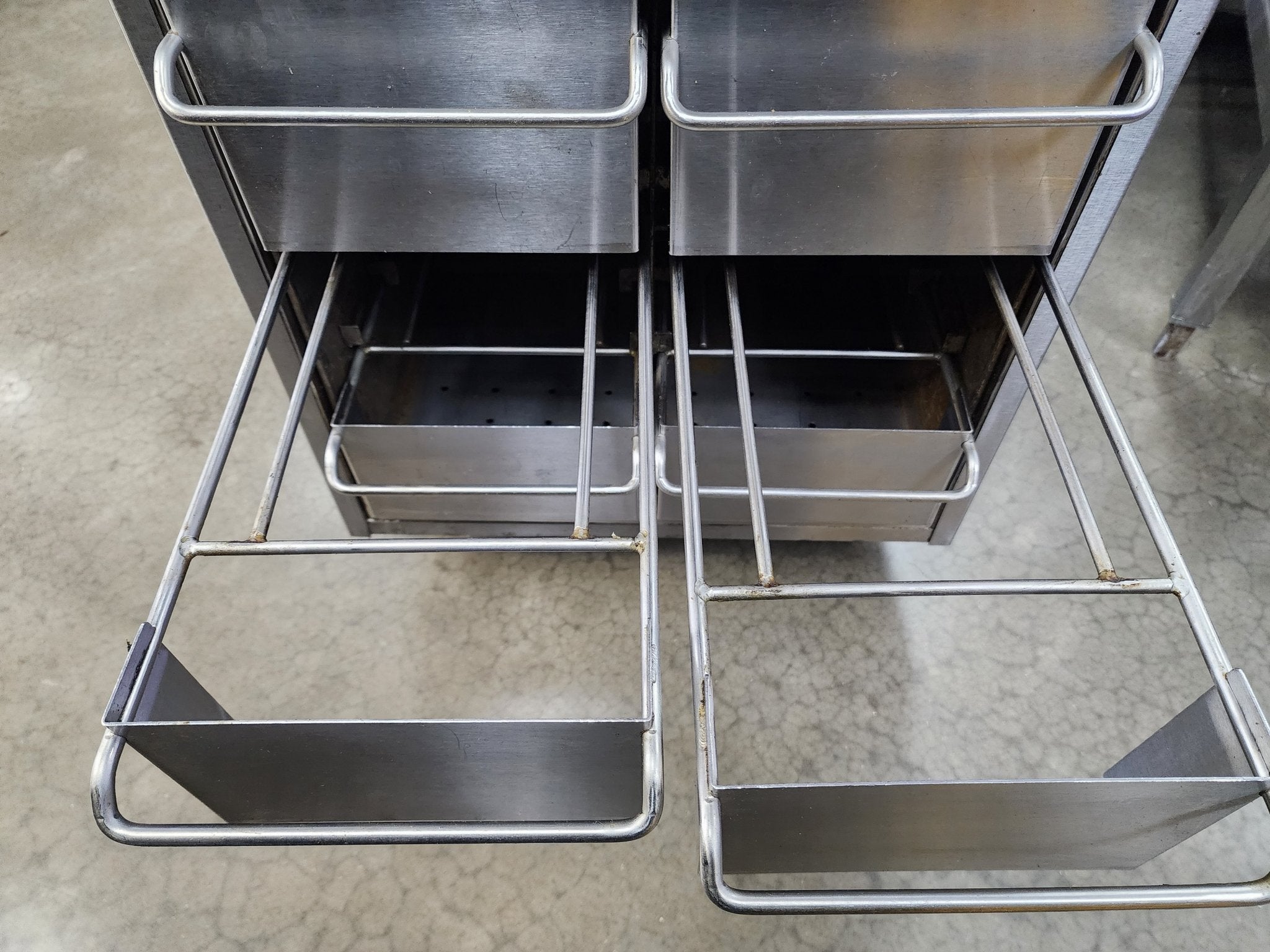 Used Carter - Hoffmann VCNH2W3S Stainless Steel Thermostatic Controls Vertical Crisp N Hold Cabinet - 120 Volts 1 - Ph - Falcon Restaurant Supply - 3