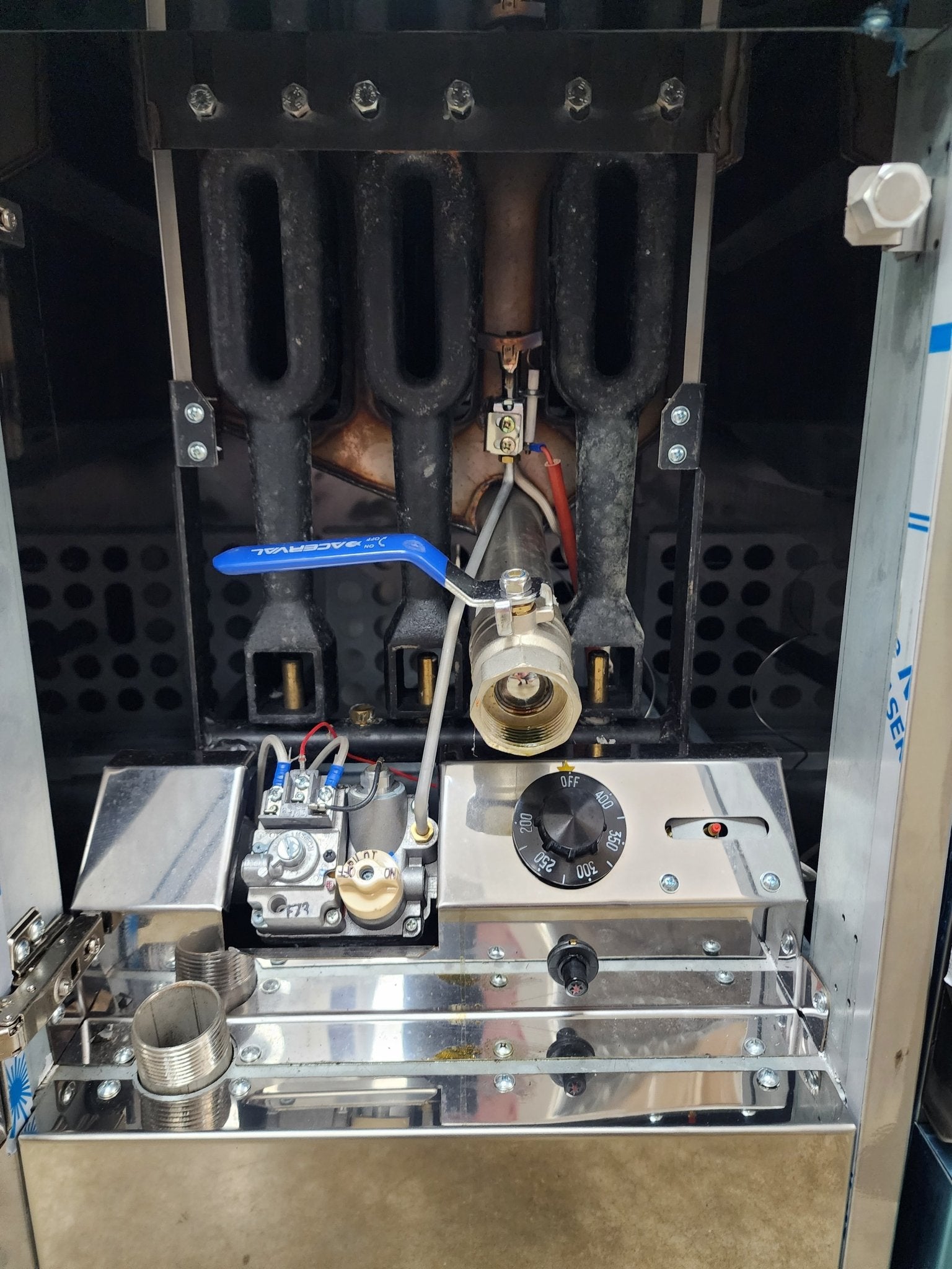 New Venancio RFB40G - CB - Prime Restaurant Series Floor Fryer 40lb - Natural Gas/LP on Legs - Falcon Restaurant Supply - 3