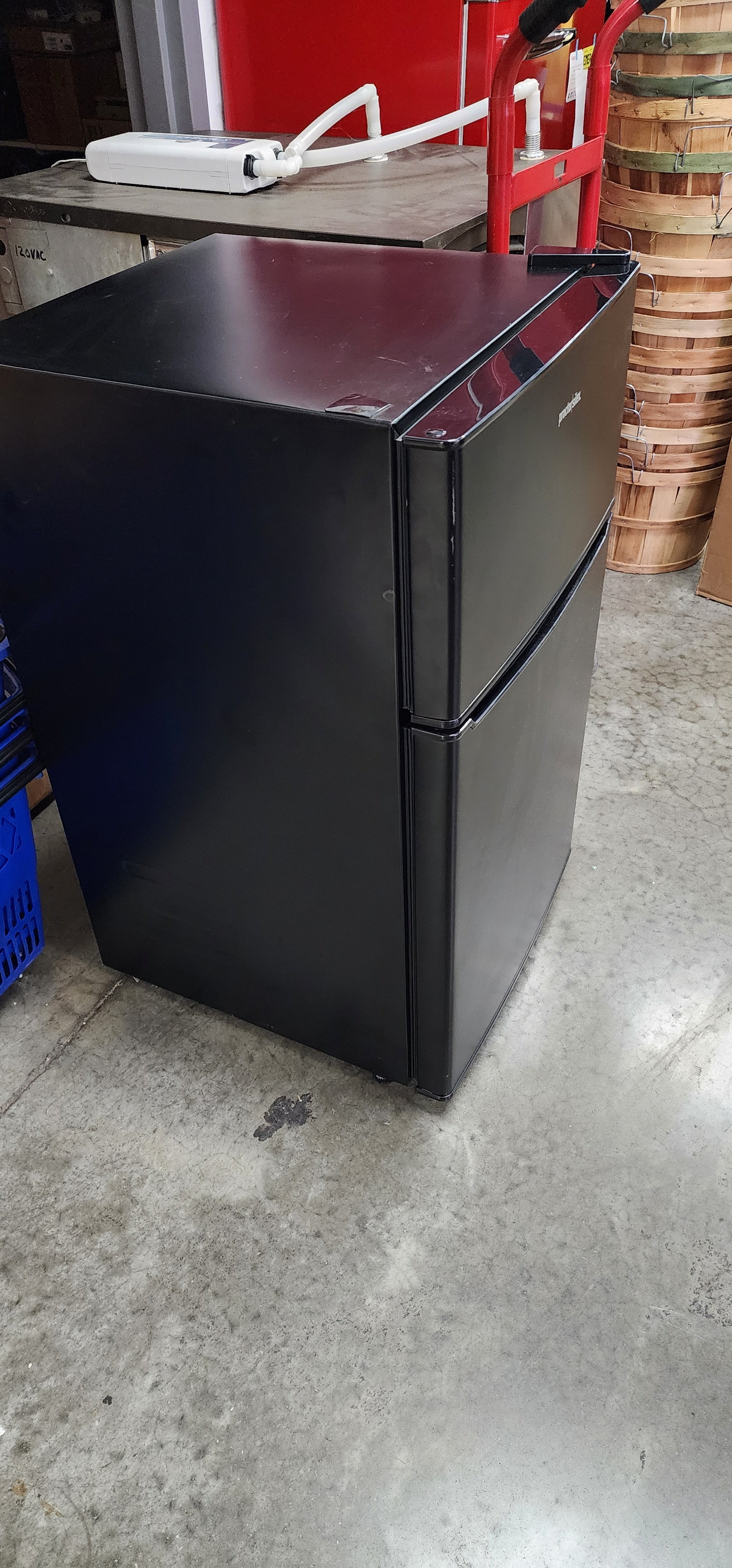 Used Proctor|Silex PSR31TBKE Compact Refrigerator w/ Reversible Double Door Top Mounted Freezer, 3.1 Cubic Feet, Black 120V