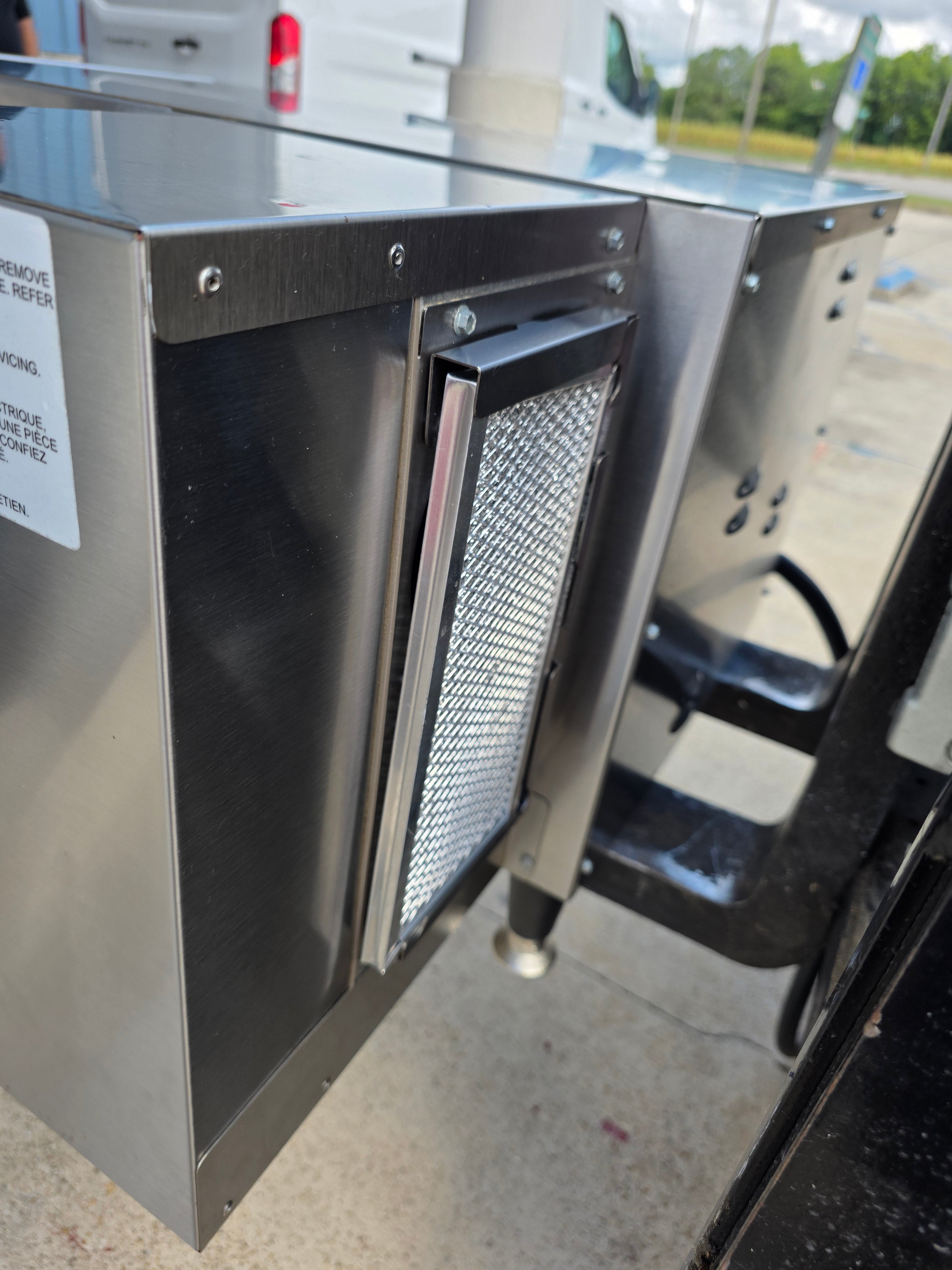 Used Ovention M1718 Matchbox Ventless Electric Impingement Pizza Oven 208/240V 1Ph