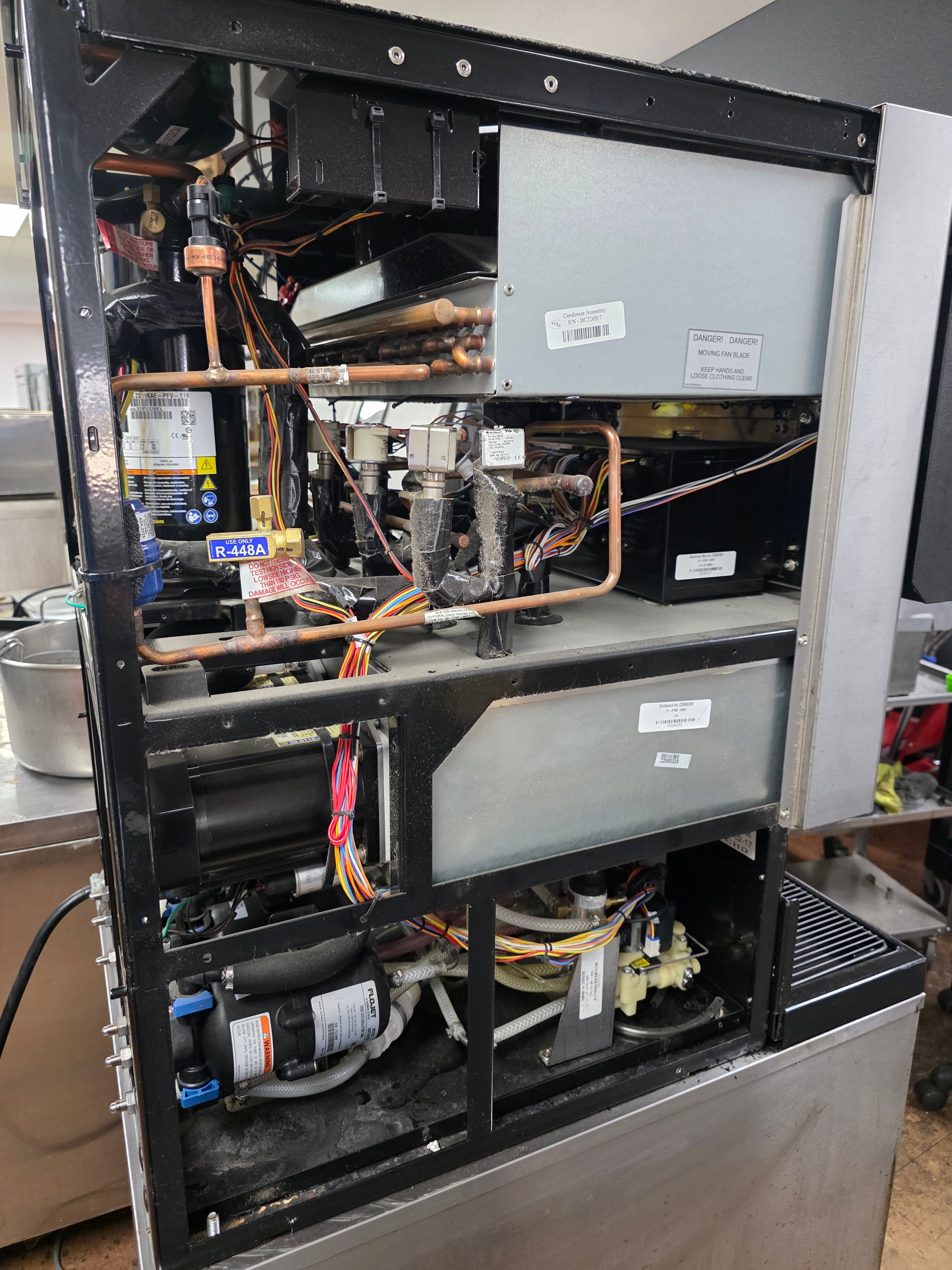 Used 26" FBD 774 Four Barrel Frozen Carbonated Beverage Dispenser 230V As Is