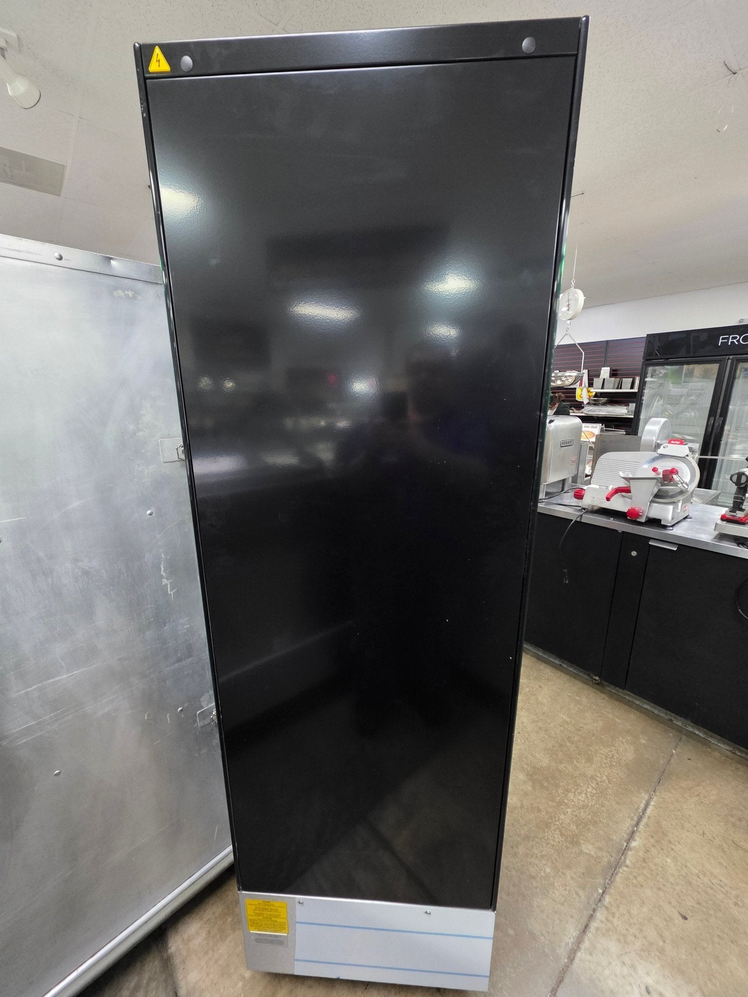 New Fri - Jado MD24 - 5 Heated 5 Shelf Grab N Go Self Service Merchandiser 208V - Falcon Restaurant Supply - 6