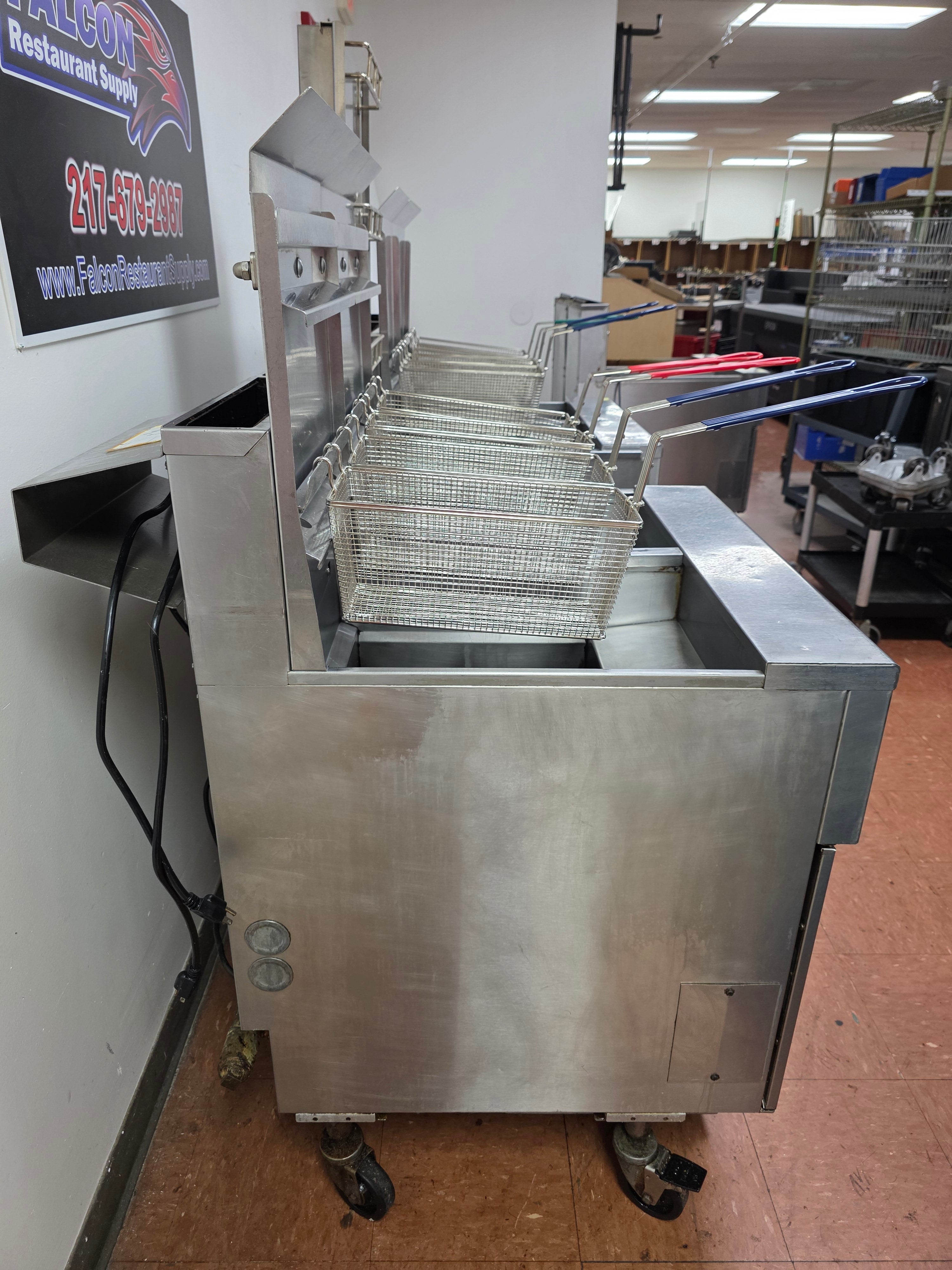 Used 2016 Pitco SGH50-4 Natural Gas Frying Station with Basket Hanger - FG5