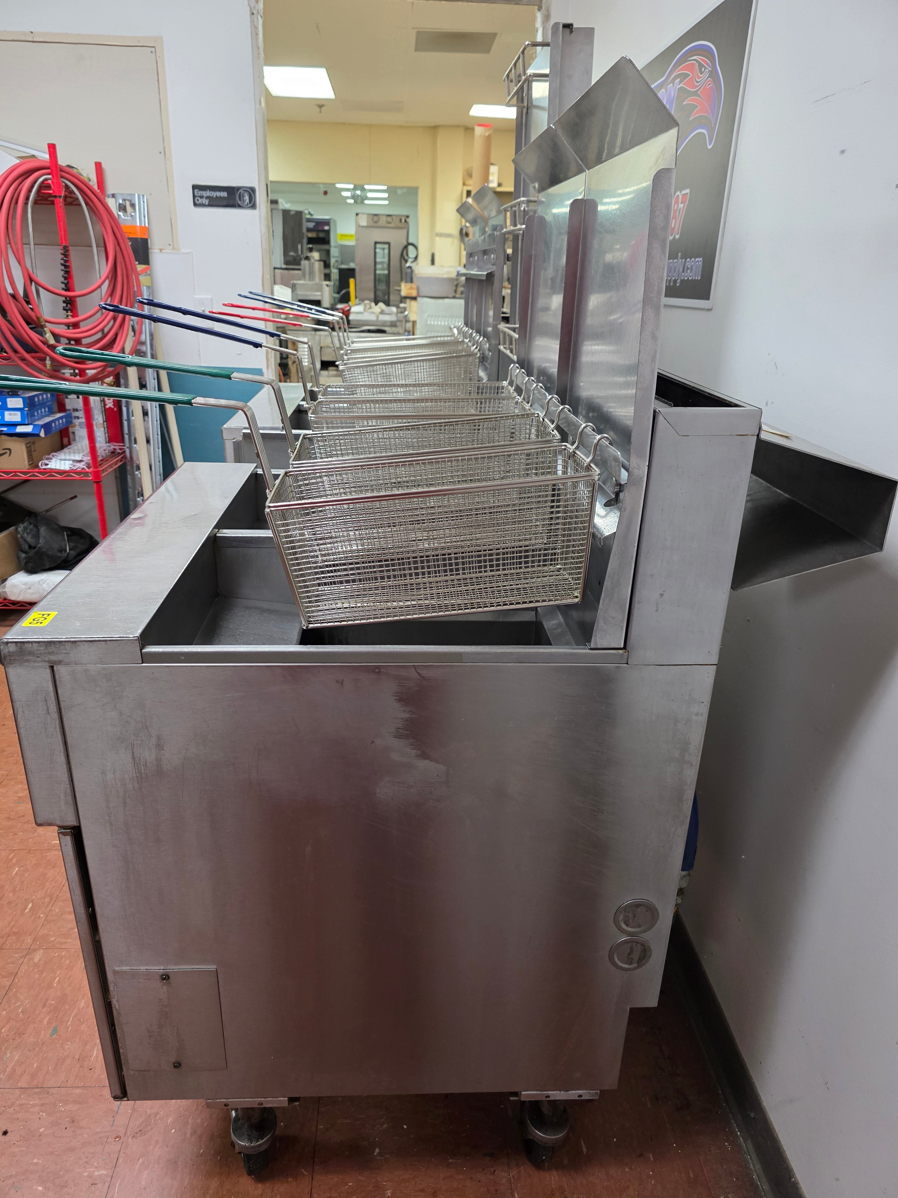 Used 2016 Pitco SGH50-4 Natural Gas Frying Station with Basket Hanger - FG5