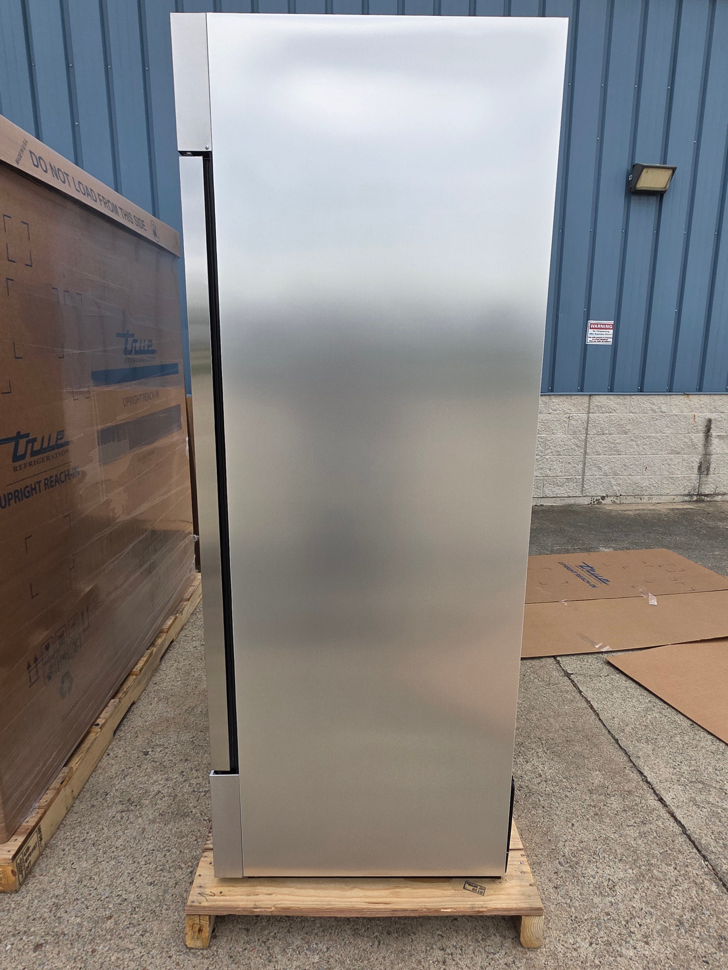Unused 2025 True T-72-HC Stainless Steel 3 Door Reach-In Refrigerator Cooler T72 - F1