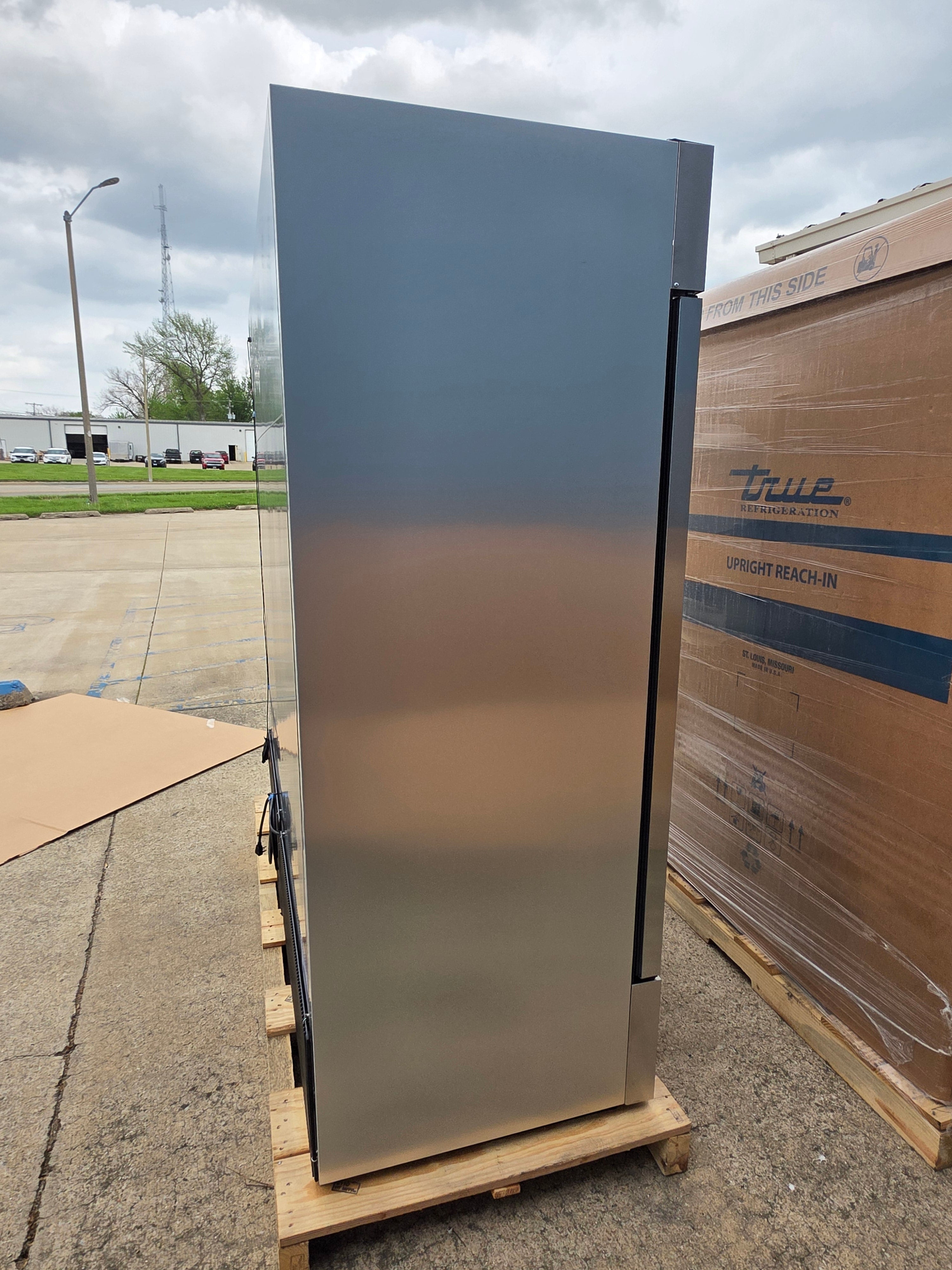 Unused 2025 True T-72-HC Stainless Steel 3 Door Reach-In Refrigerator Cooler T72 - F1