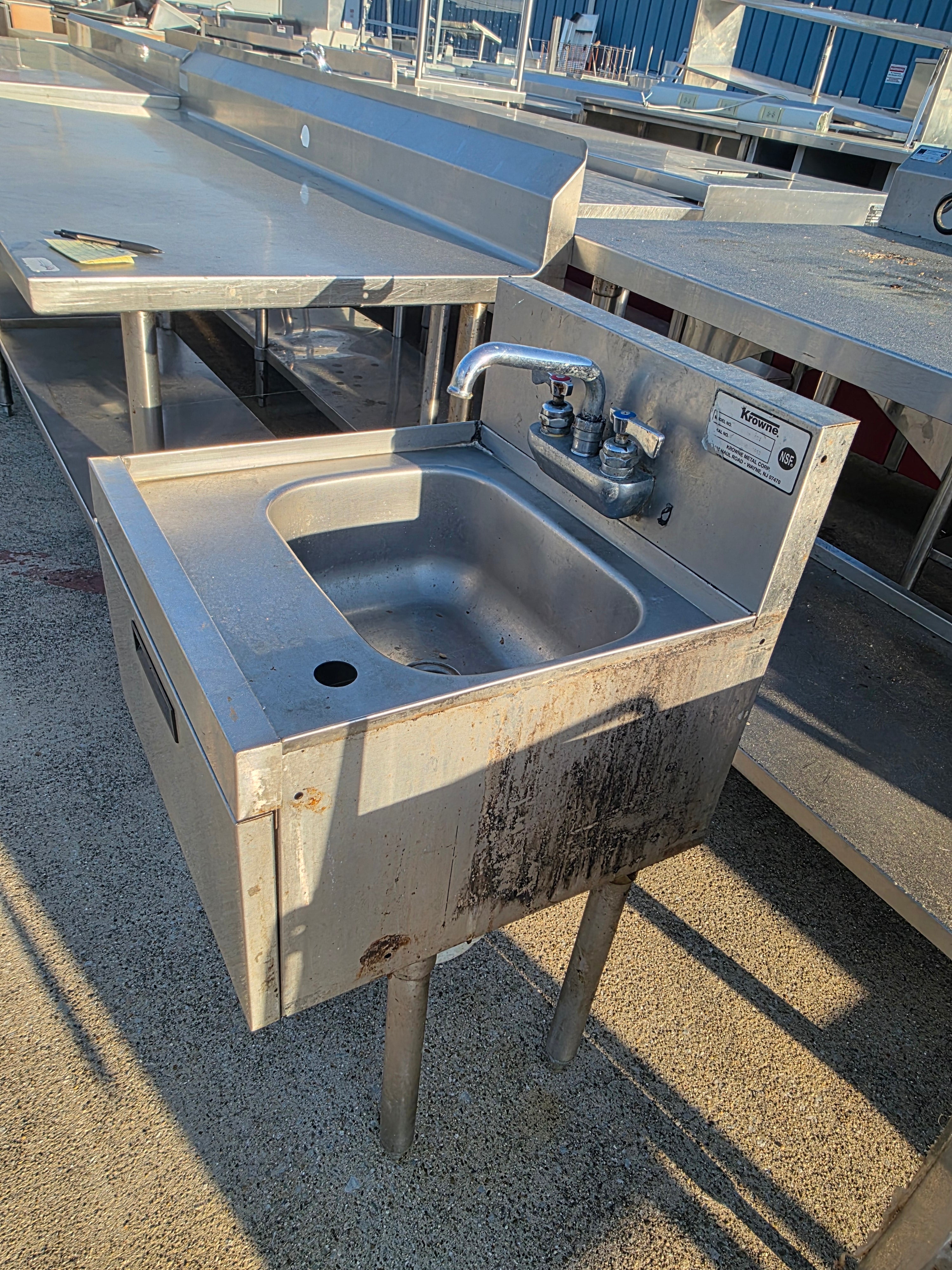 Used Krowne 18"X 19"X 30" 1 Compartment Sink with Faucet - SS361