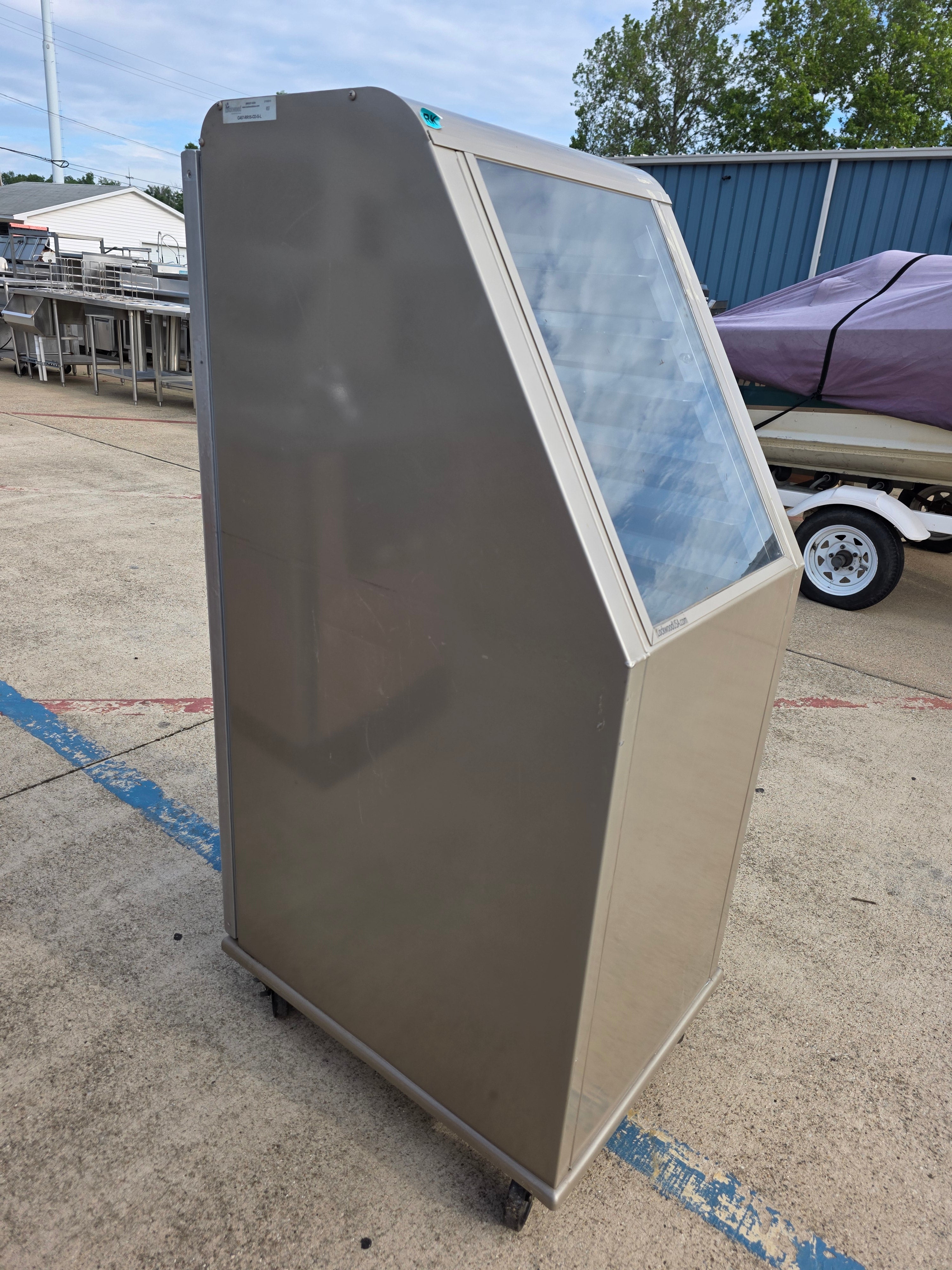 Used Lockwood CA57-RR15-CD-S-L Mobile 15 Baking Sheet Enclosed Display - SS387 - RK