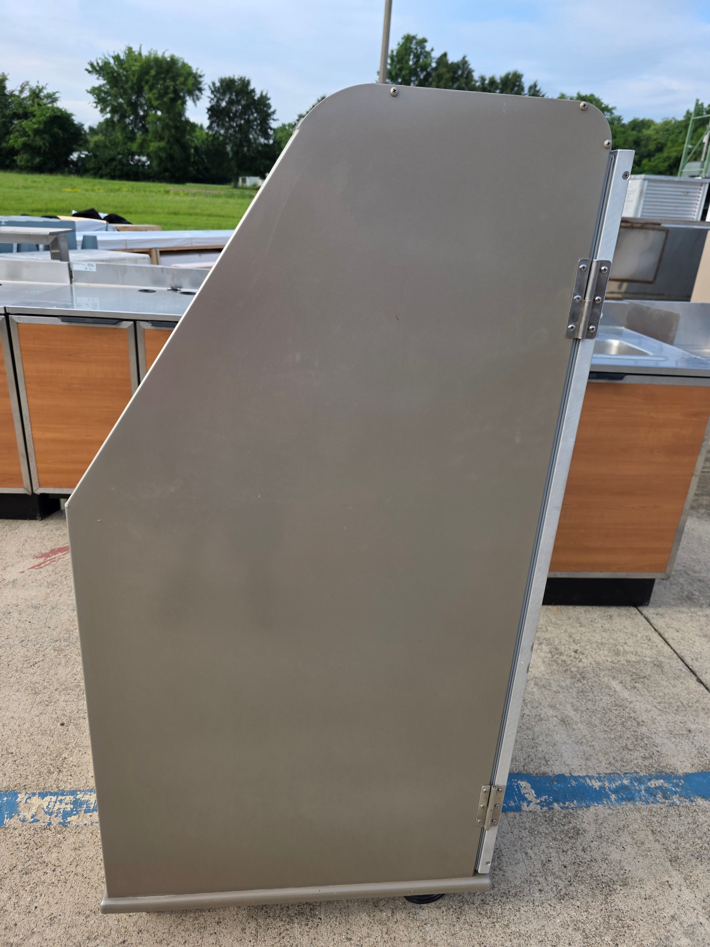 Used Lockwood CA57-RR15-CD-S-L Mobile 15 Baking Sheet Enclosed Display - SS387 - RK