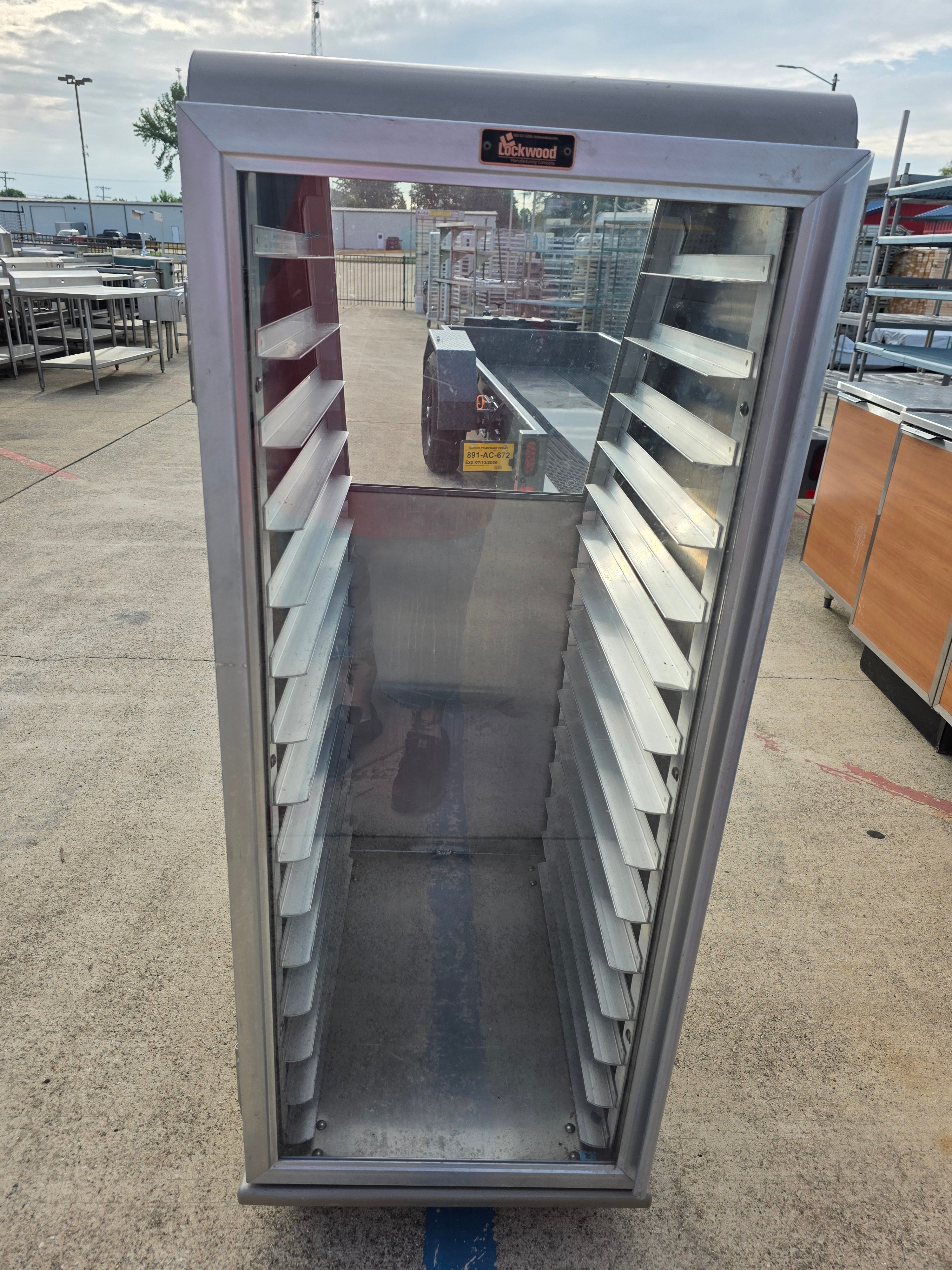 Used Lockwood CA57-RR15-CD-S-L Mobile 15 Baking Sheet Enclosed Display - SS387 - RK