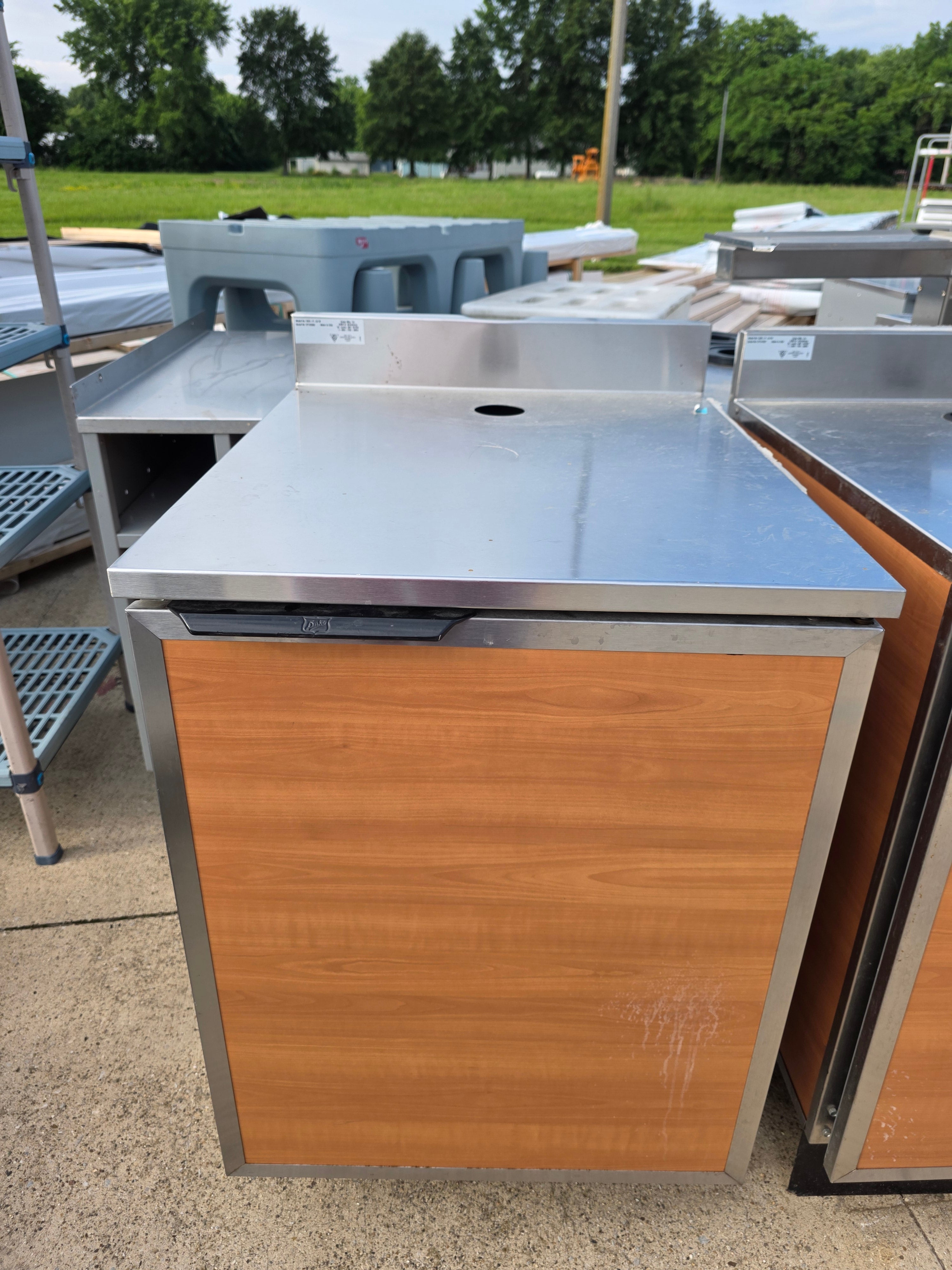 Used 24" x 29.5" Duke PS-24 Stainless Top Single Door Cabinet  - SS384 - RK
