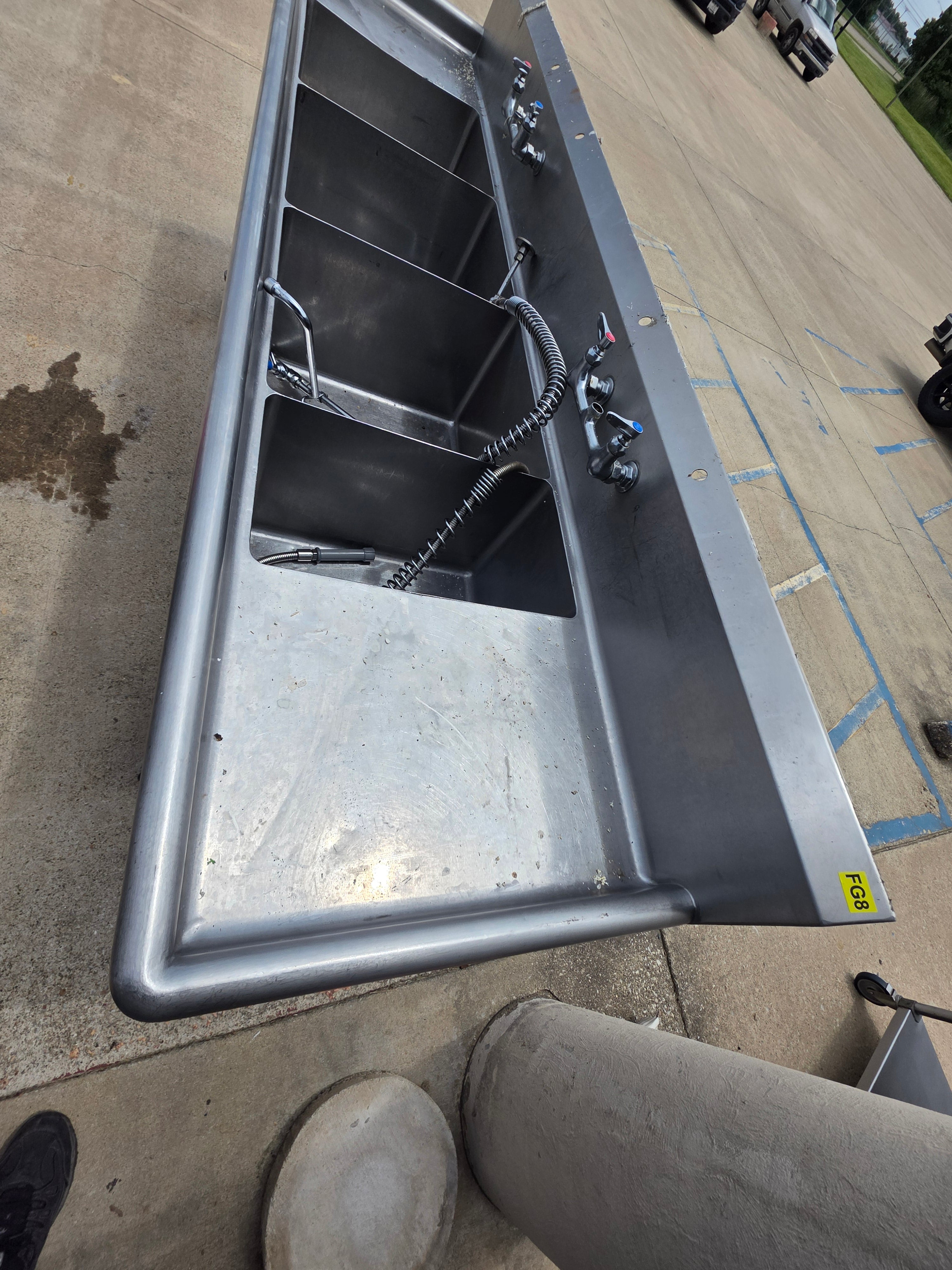 Used 108" Stainless Steel 4 Compartment Sink with Sprayers and Twist Drains - FG8 - SS388 (Copy)