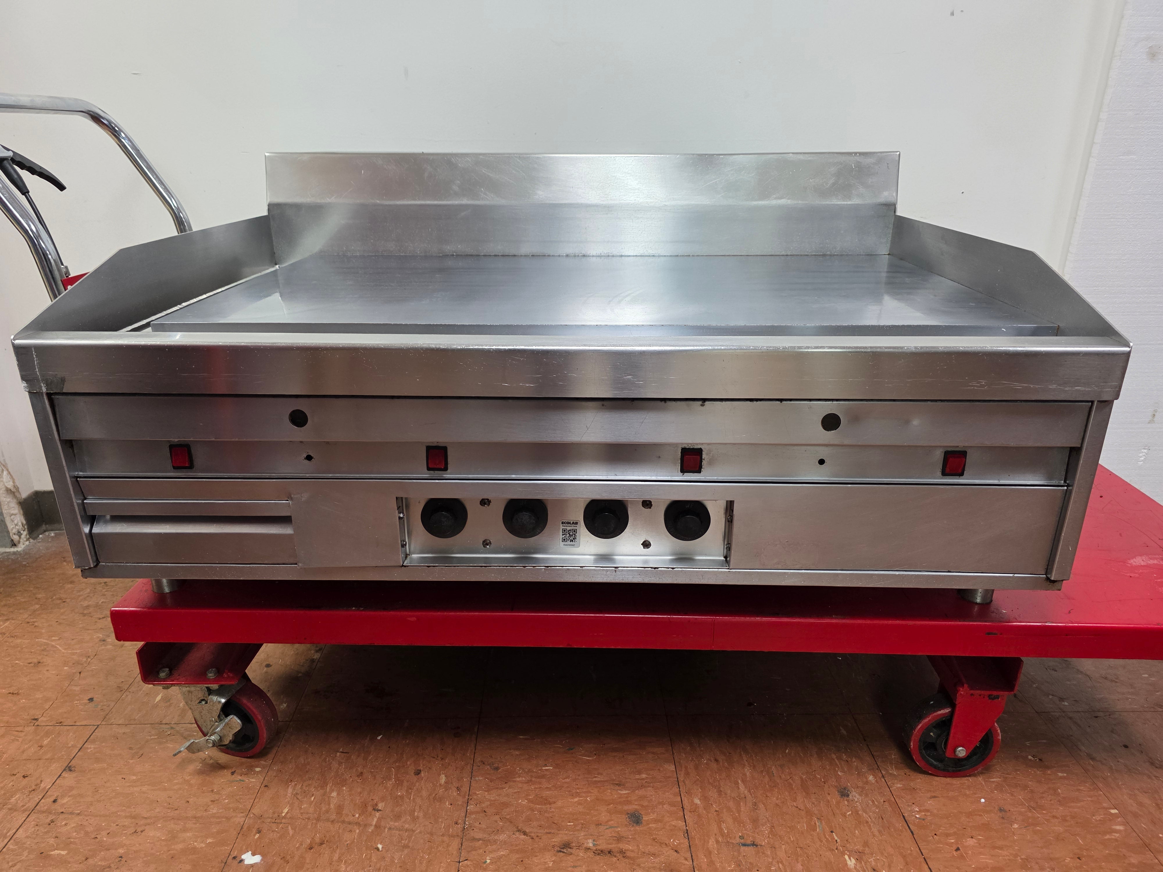Used 48" MagiKitch'n MKG-48-ST NG Countertop Griddle with Thermostatic Controls