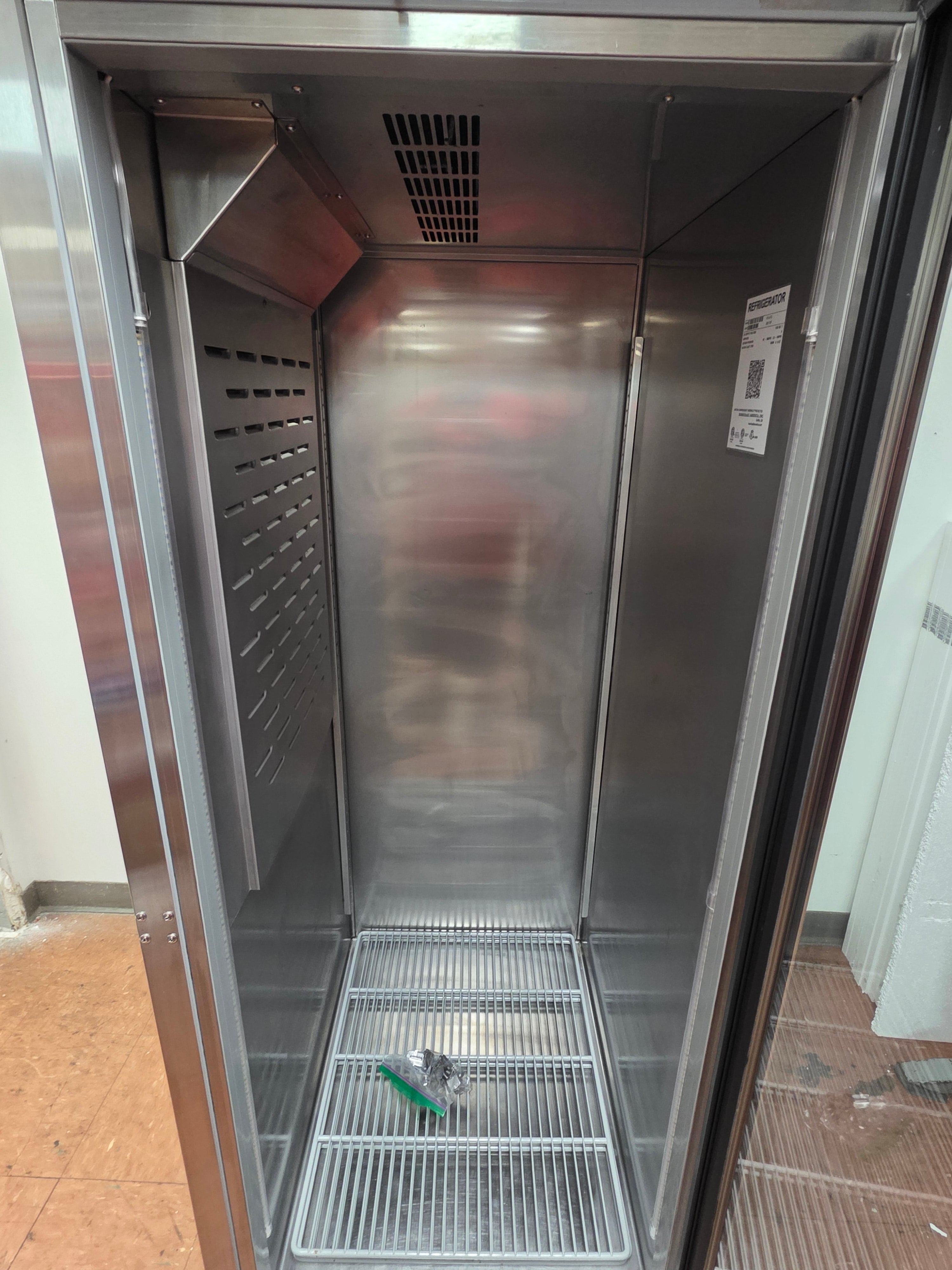 Used 27.5" Hoshizaki R1A-FG One Section Reach In Glass Door Refrigerator 115V - TH5