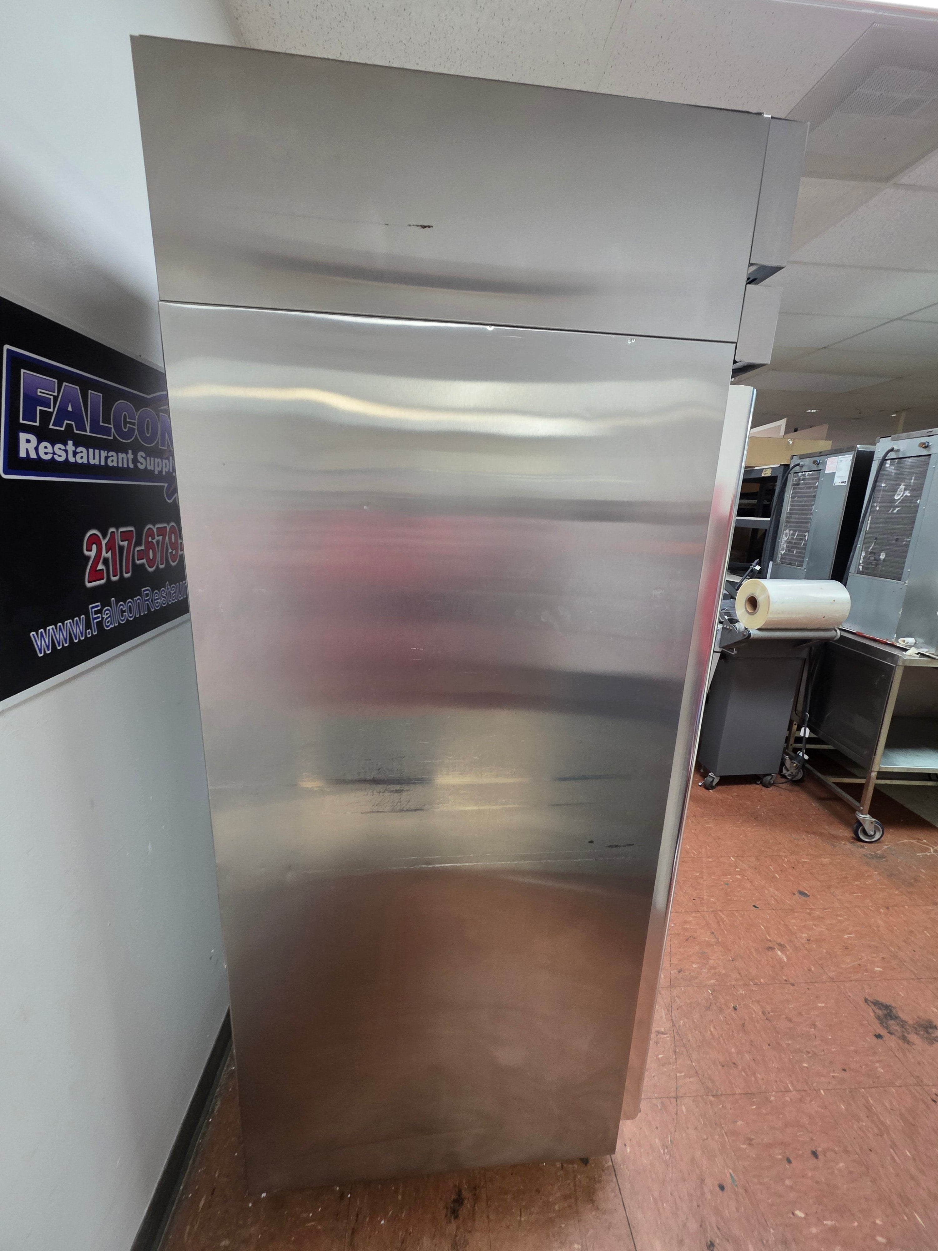 Used 27.5" Hoshizaki R1A-FG One Section Reach In Glass Door Refrigerator 115V - TH5