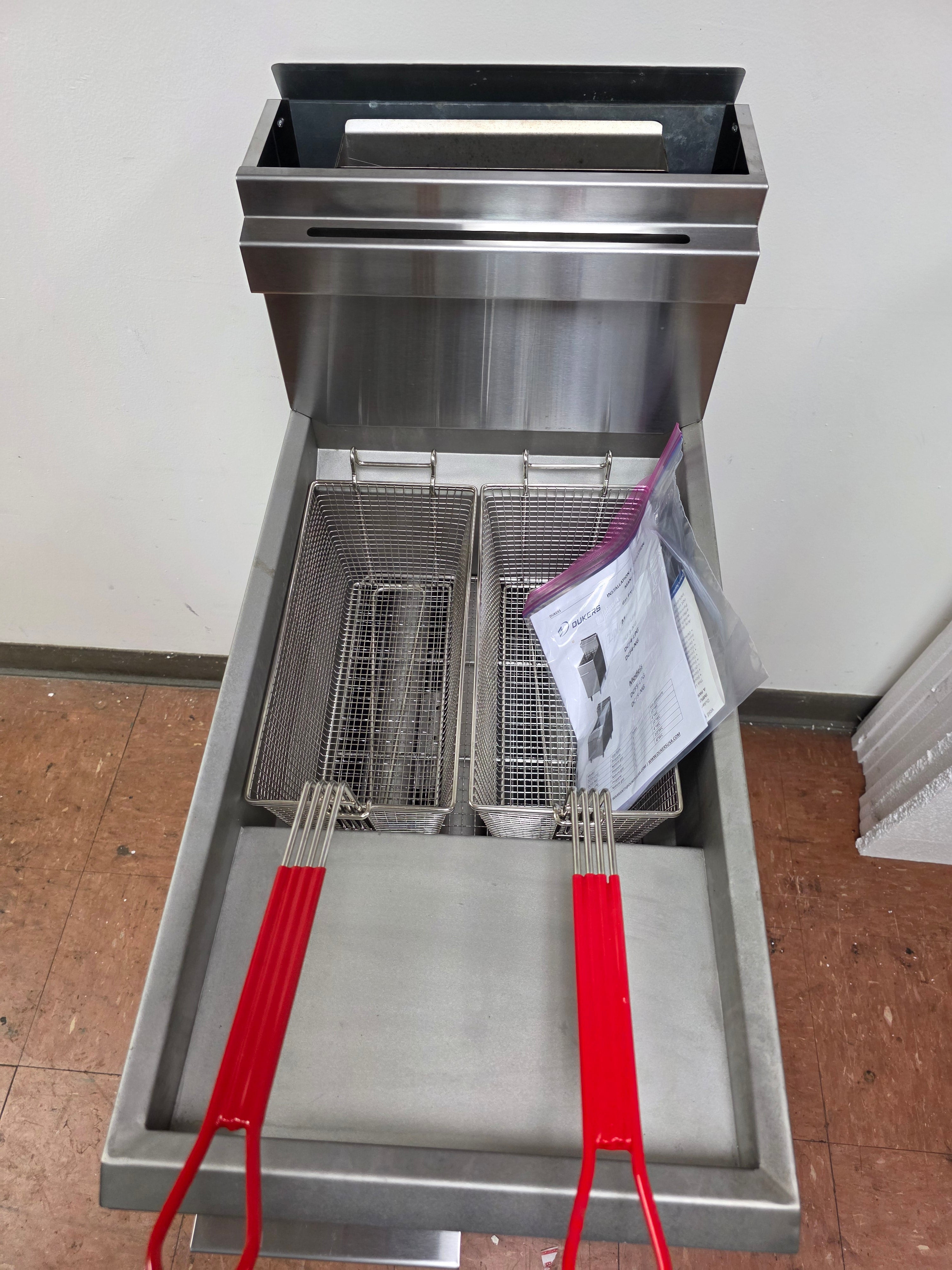 Used Dukers DCF3-LPG LP  Gas Floor Fryer 40lbs 90,000 BTU on Casters