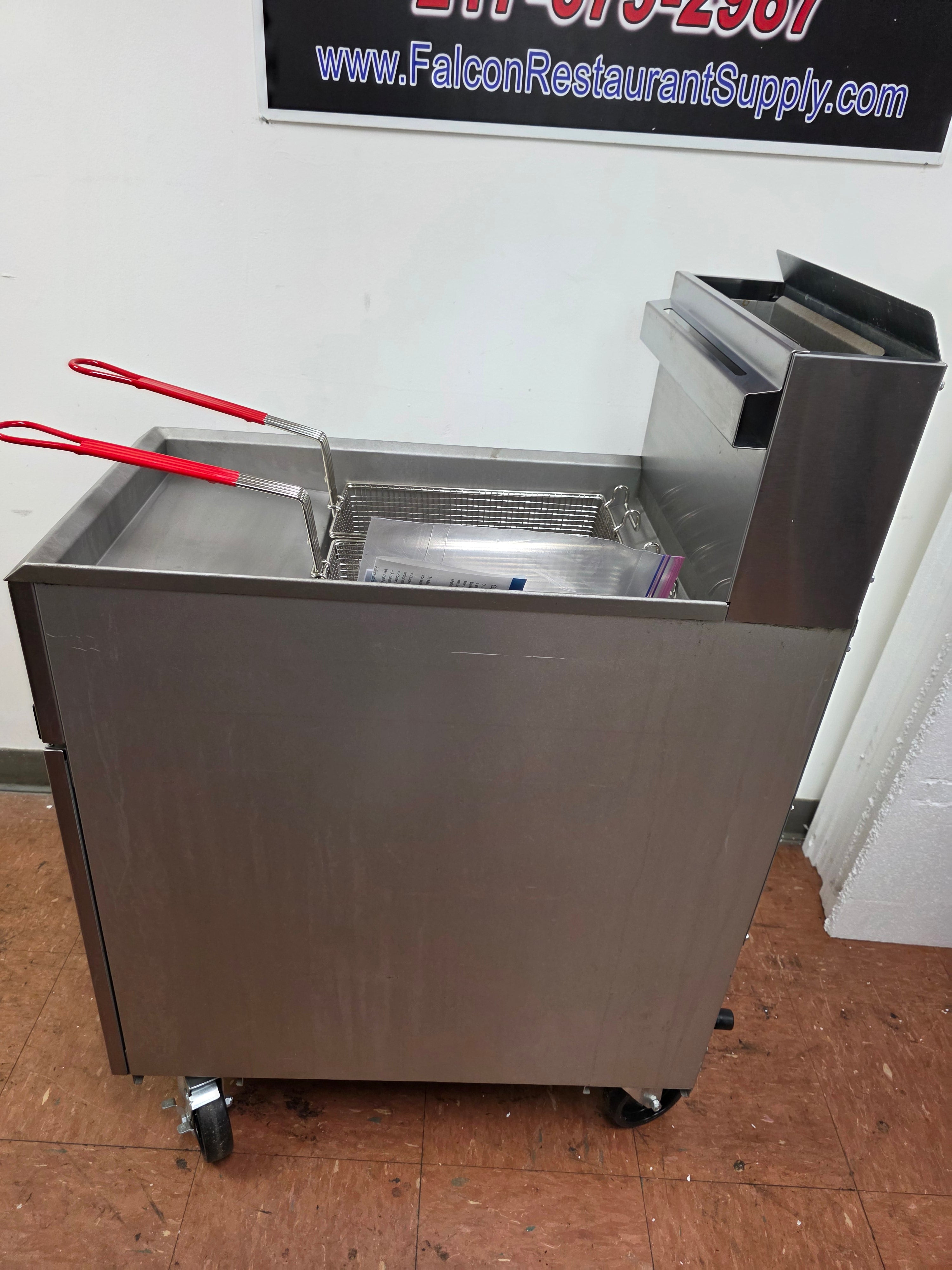 Used Dukers DCF3-LPG LP  Gas Floor Fryer 40lbs 90,000 BTU on Casters