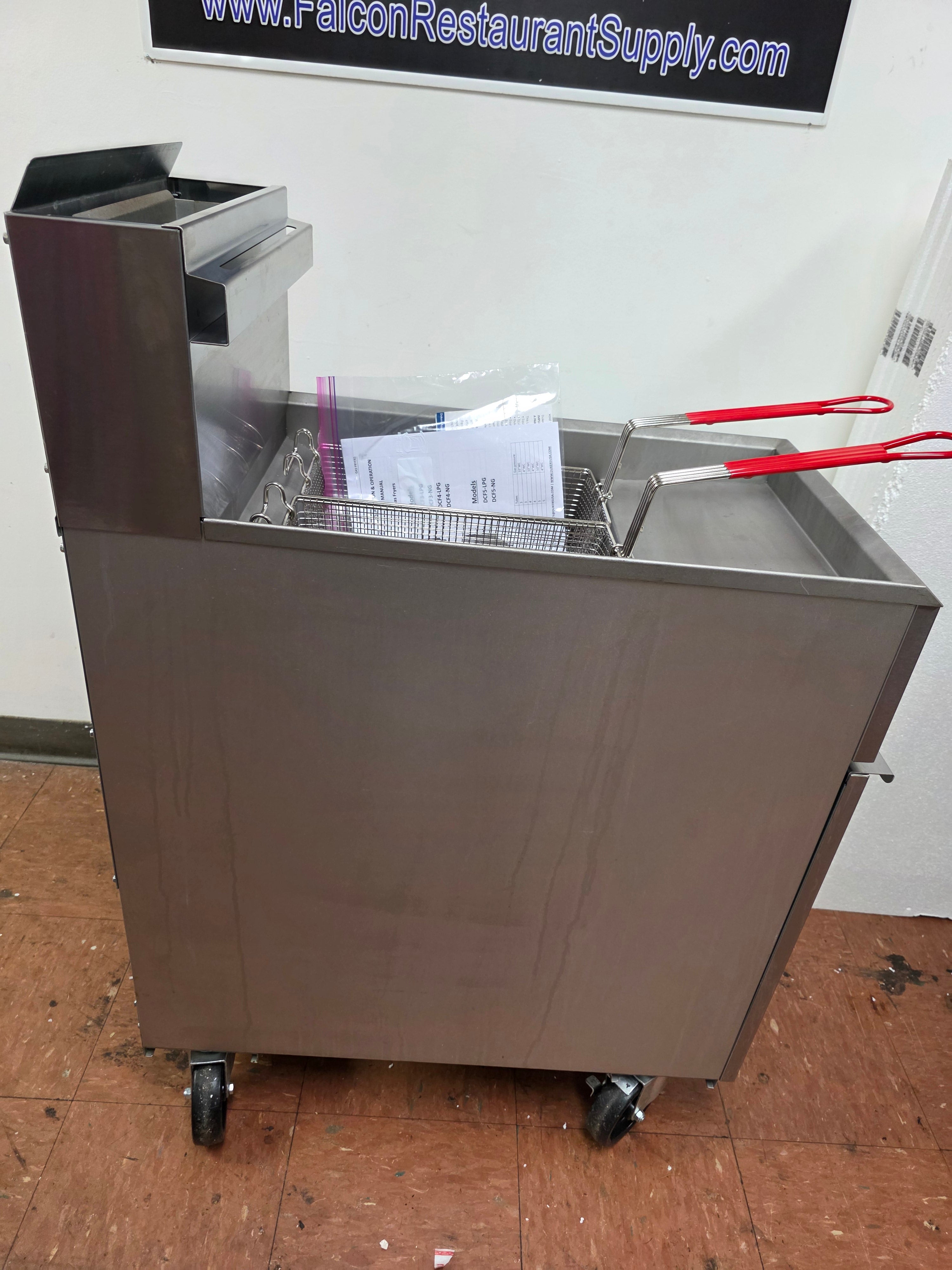 Used Dukers DCF3-LPG LP  Gas Floor Fryer 40lbs 90,000 BTU on Casters