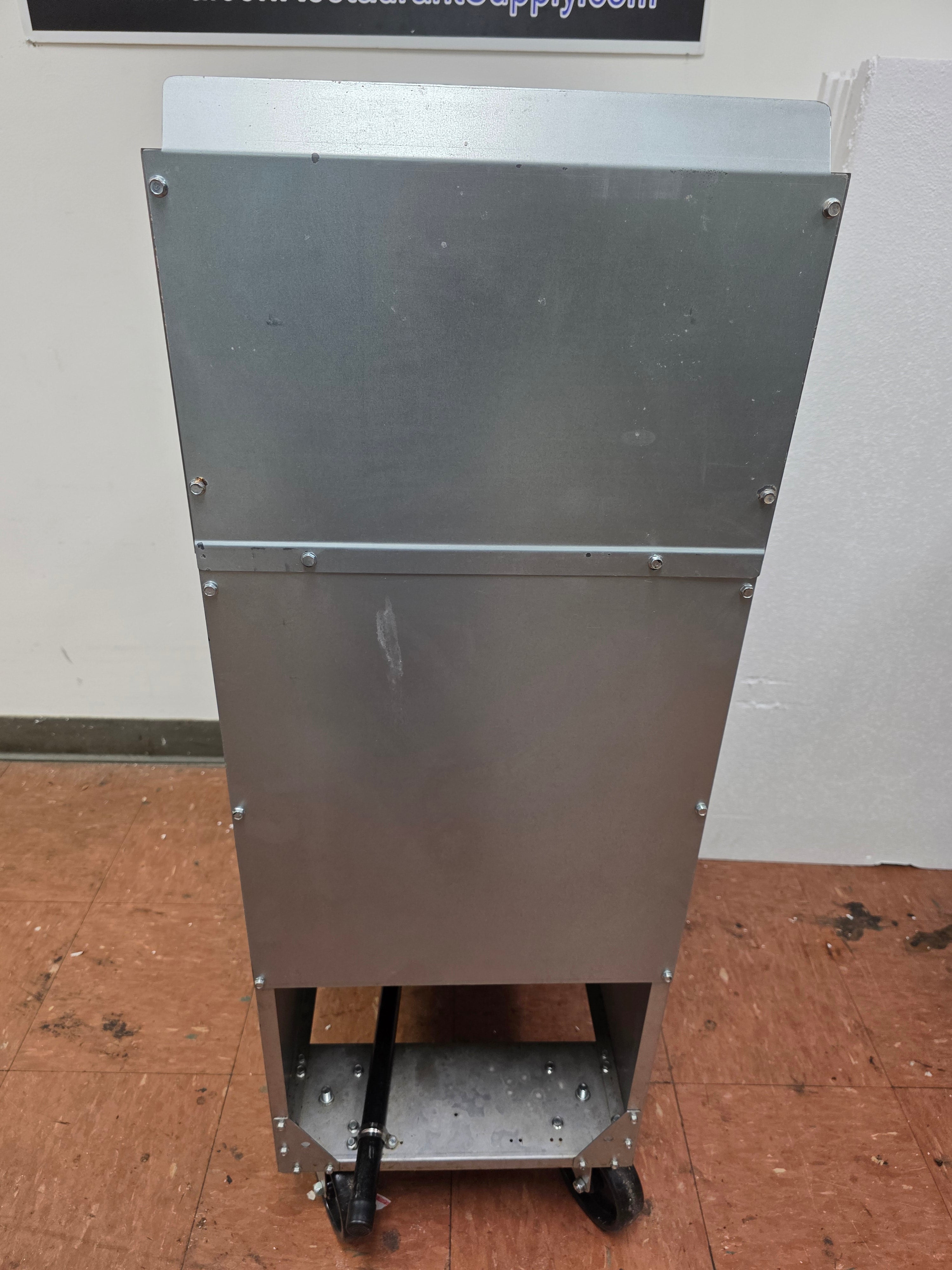 Used Dukers DCF3-LPG LP  Gas Floor Fryer 40lbs 90,000 BTU on Casters
