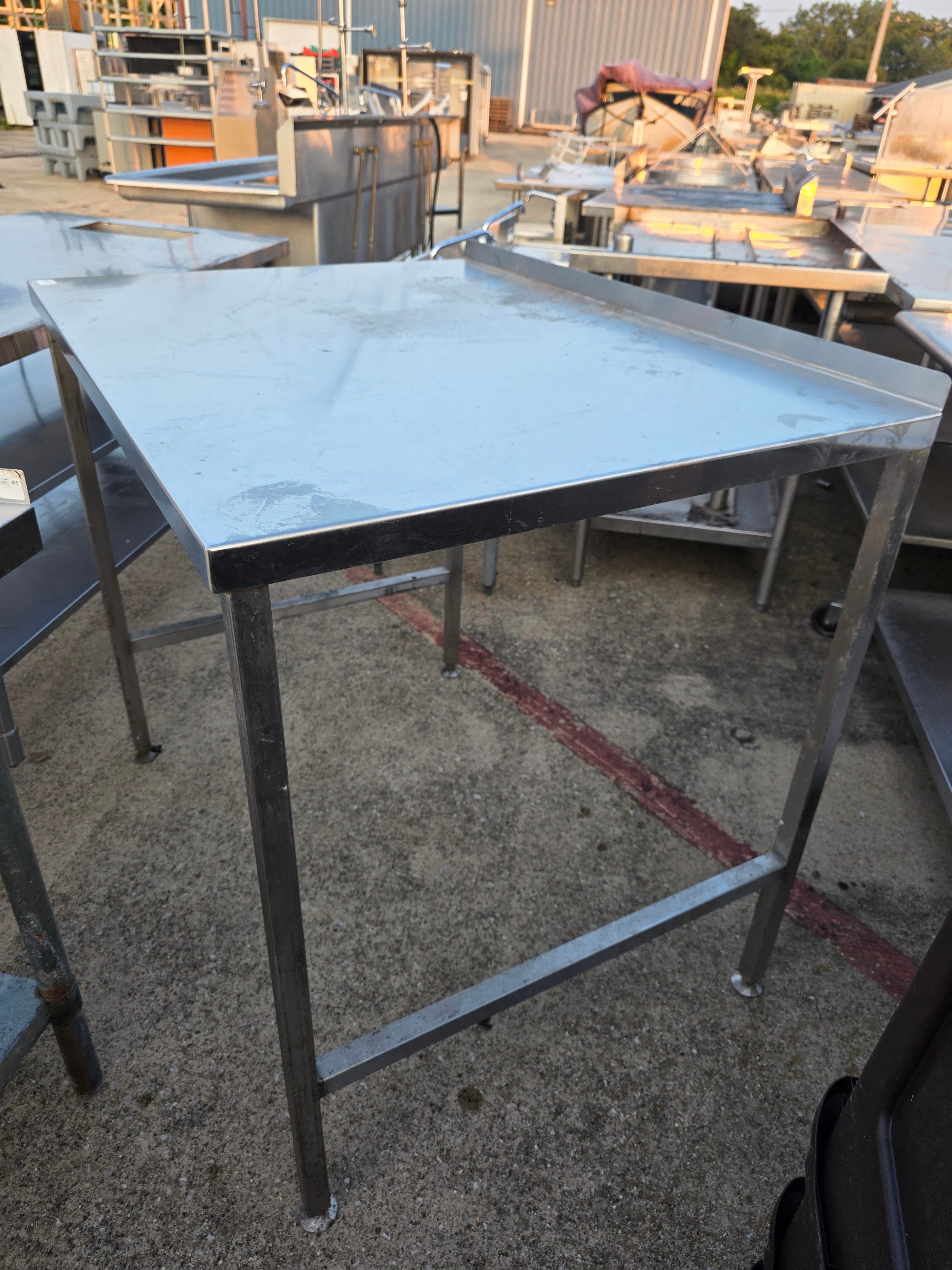 Used 43.5" x 32" Stainless Steel Table - TH4 - SS408