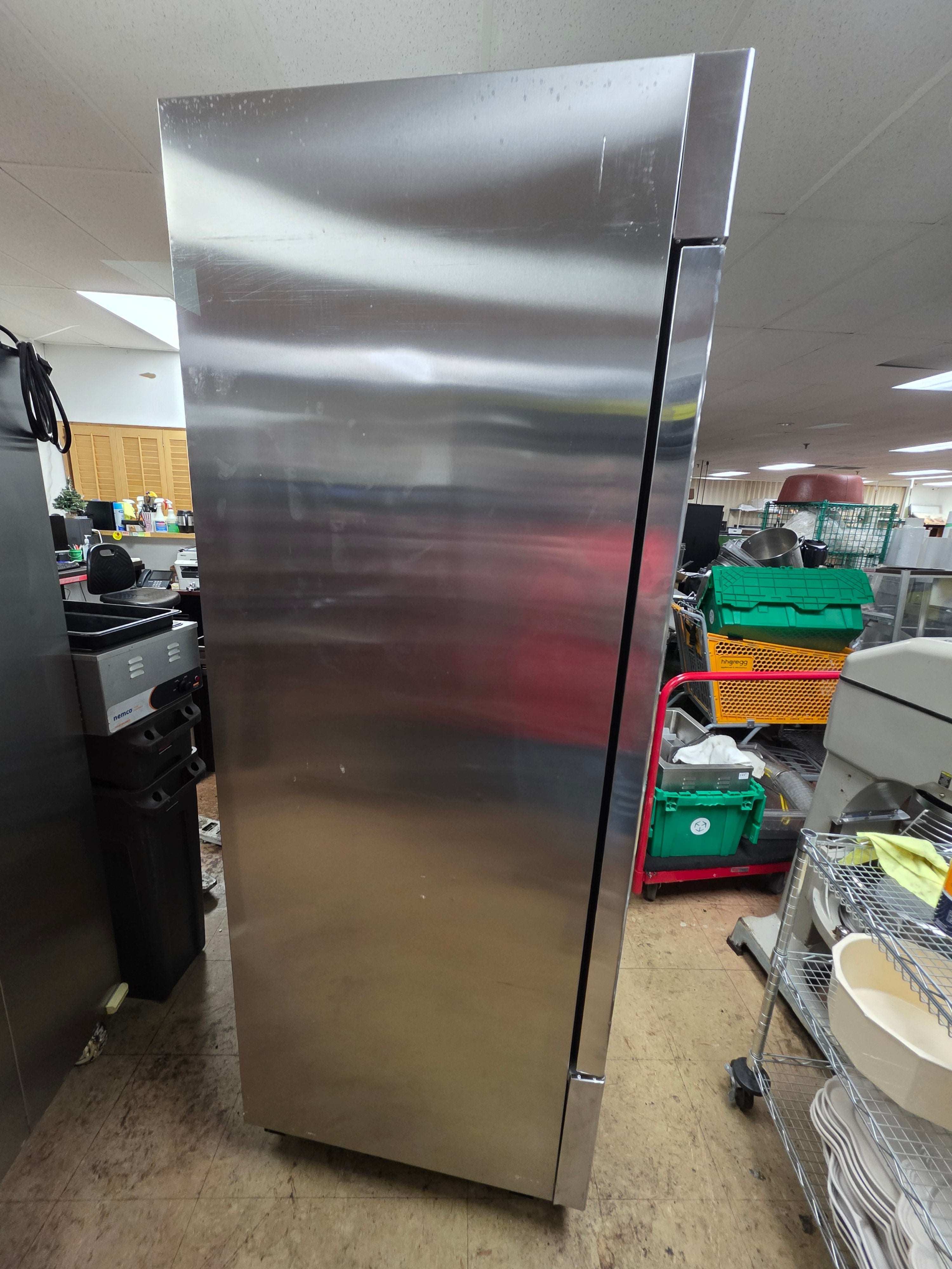 Used Maxx Cold MCR-49FD Stainless Double Door Reach-In Refrigerator 120V