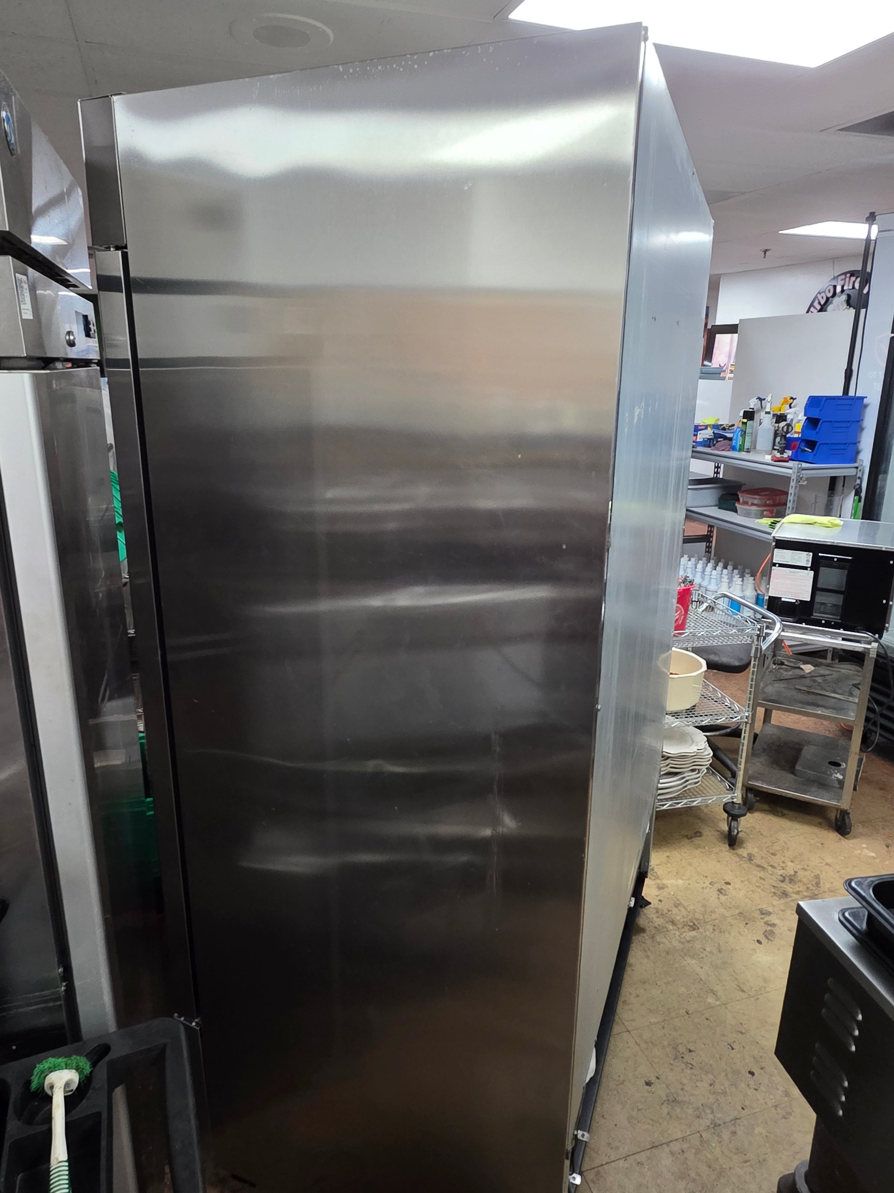 Used Maxx Cold MCR-49FD Stainless Double Door Reach-In Refrigerator 120V
