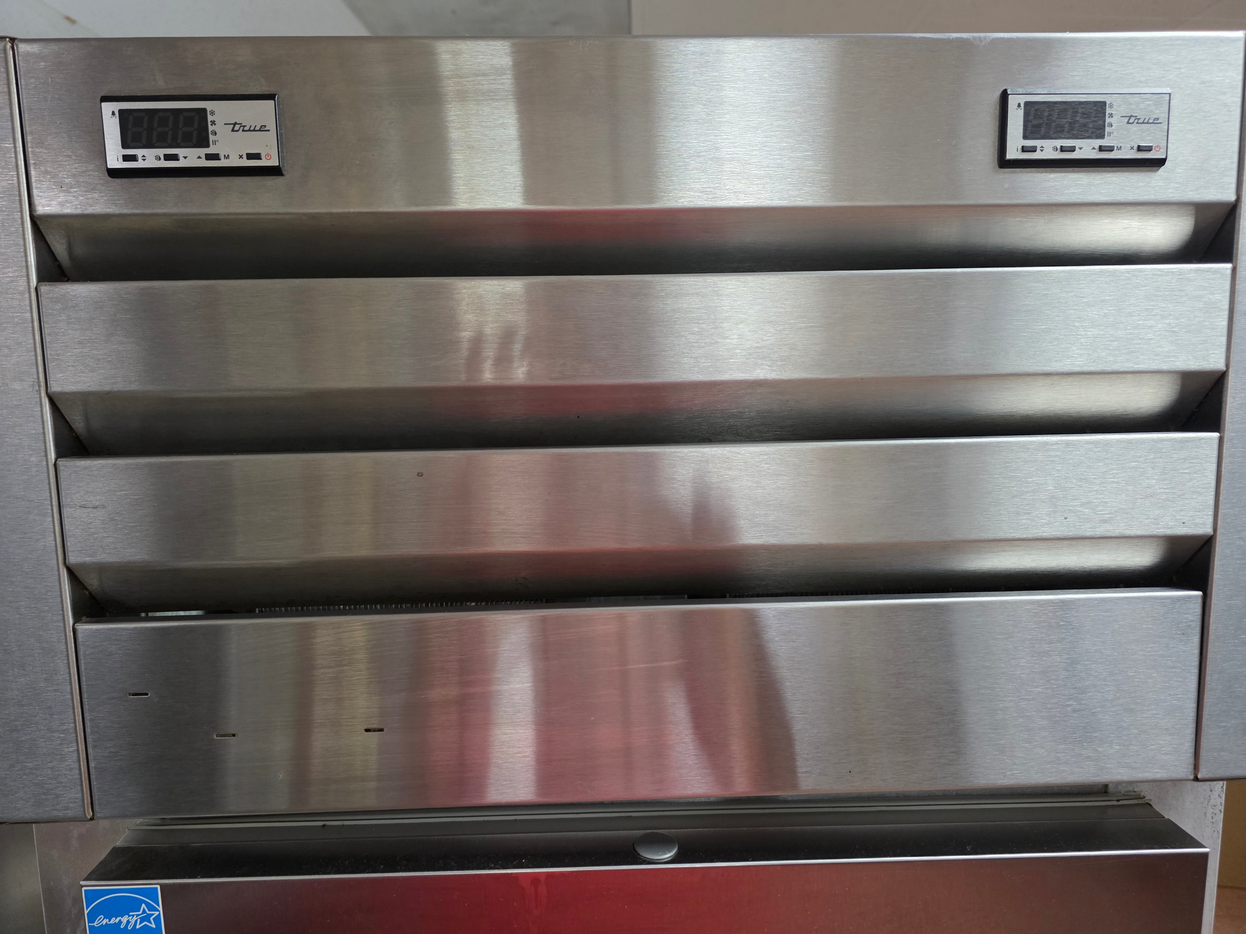 Used 2019 True STG1DT-2HS Half Door Reach-In Combination Refrigerator / Freezer 115V