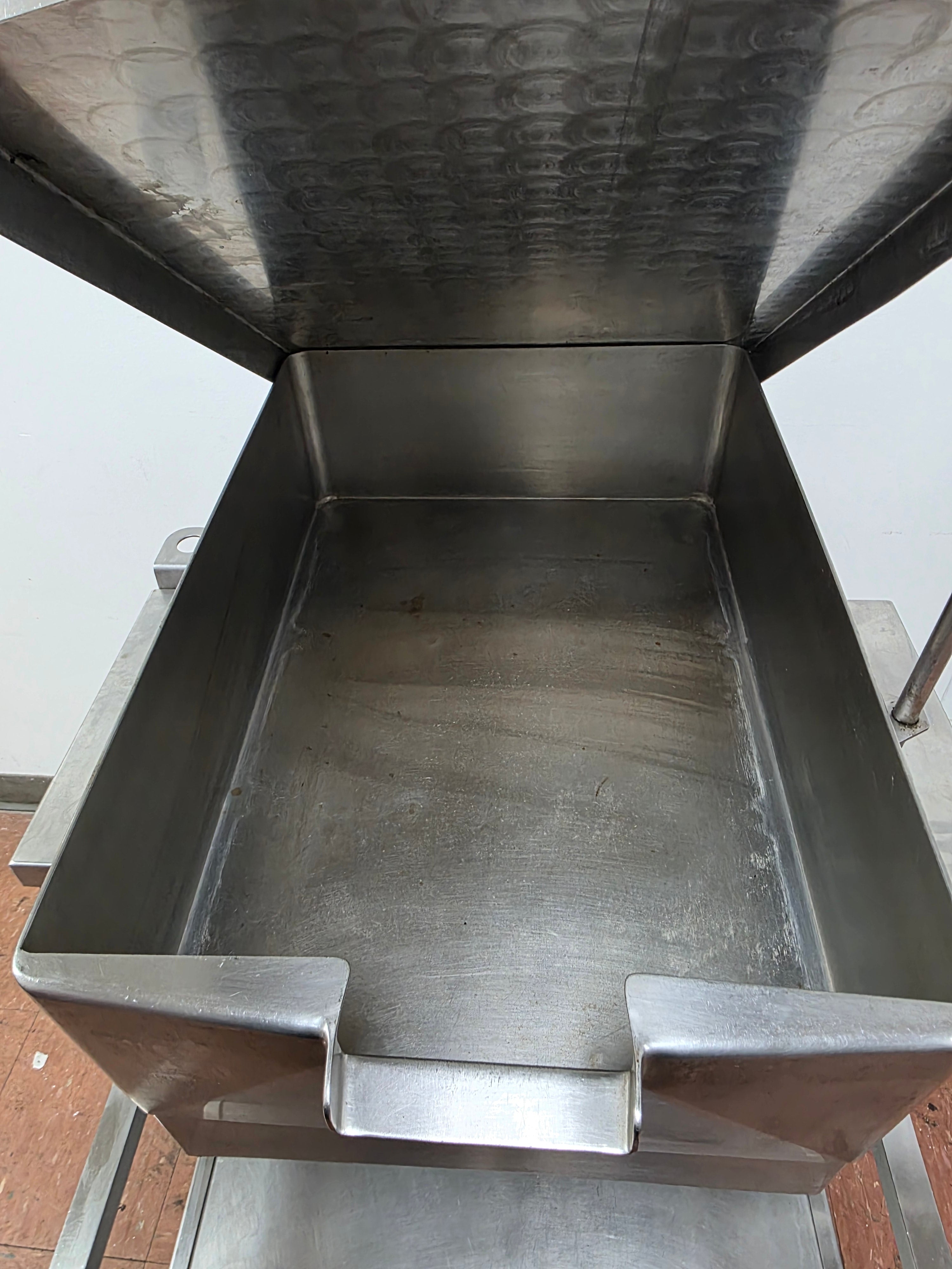 Used 12 Gallon Southbend BECT-12 Electric Tilting Skillet with Lid 208V 3PH