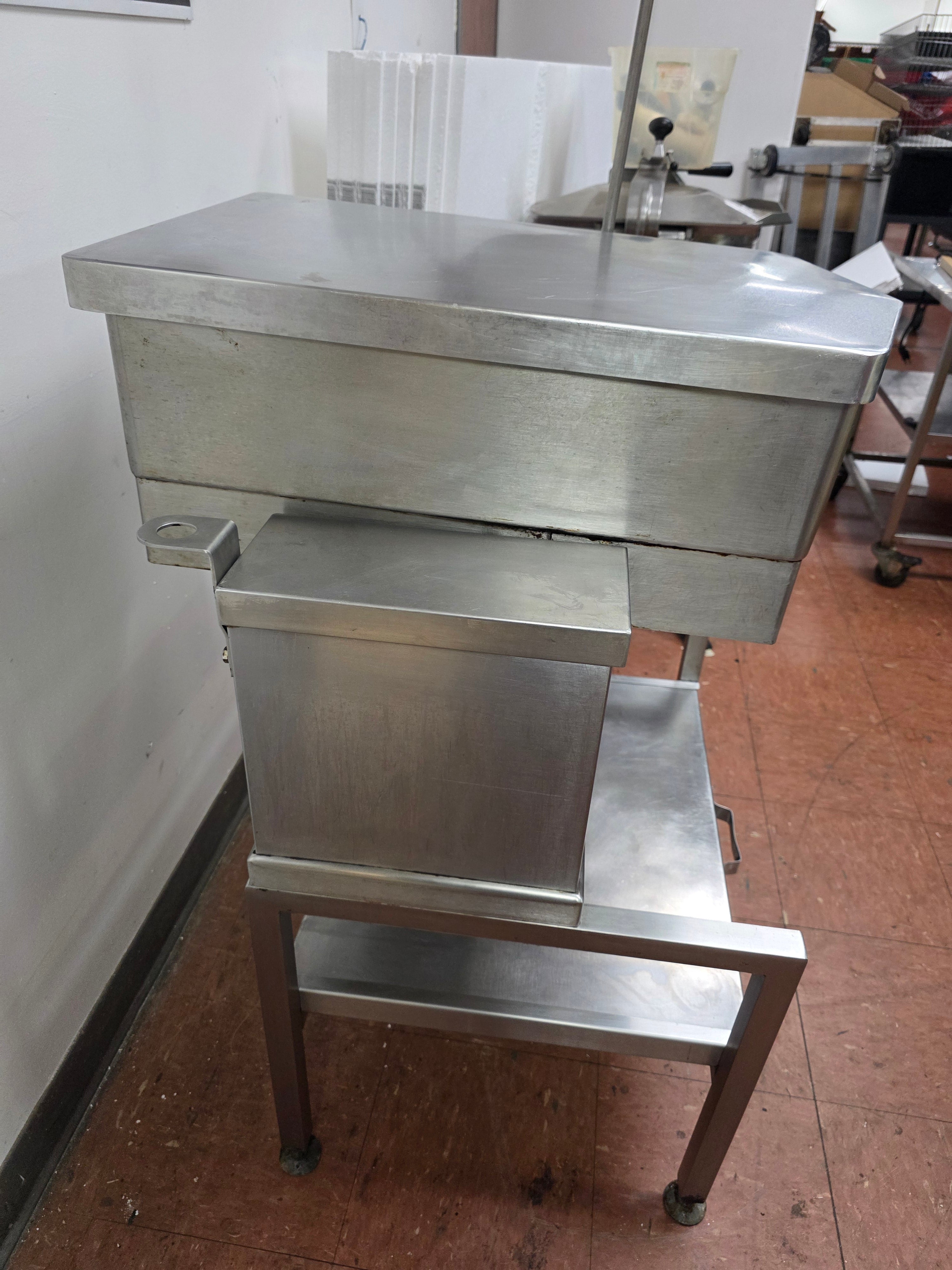 Used 12 Gallon Southbend BECT-12 Electric Tilting Skillet with Lid 208V 3PH
