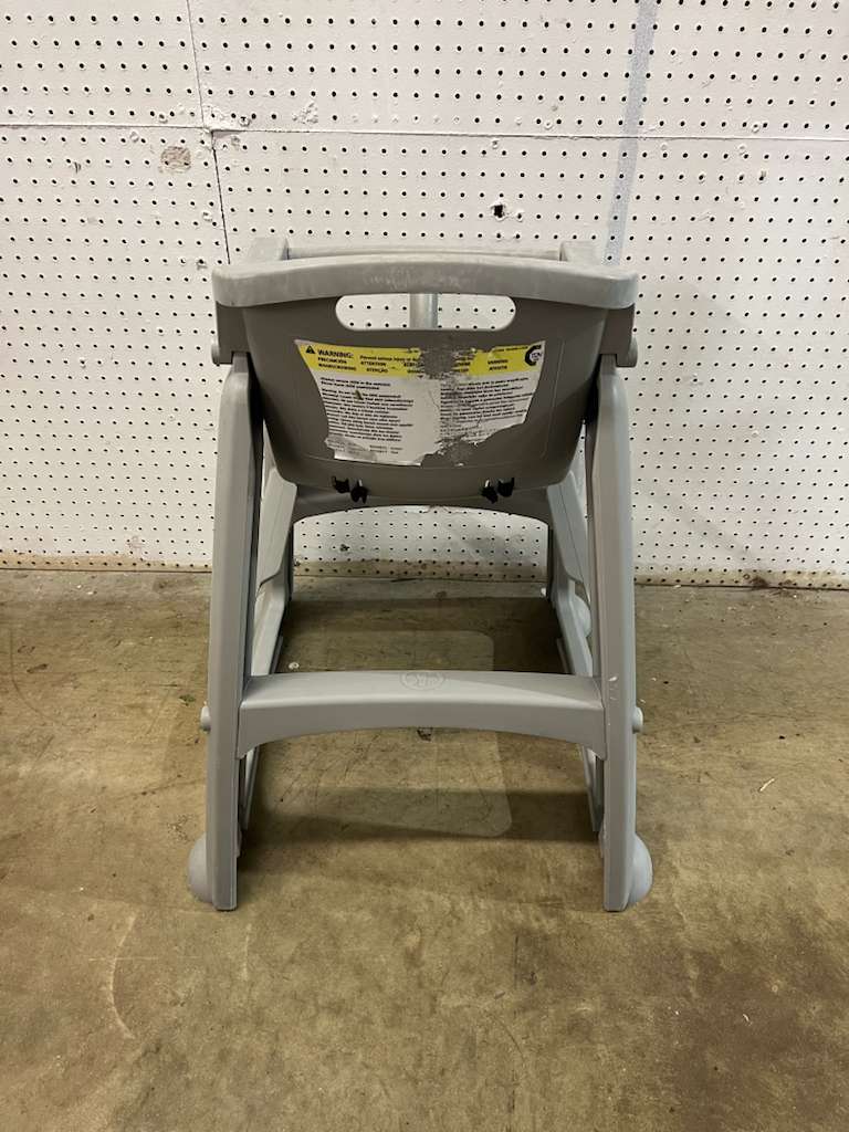 Used Rubbermaid® FG780508PLAT Platinum Sturdy Restaurant High Chair
