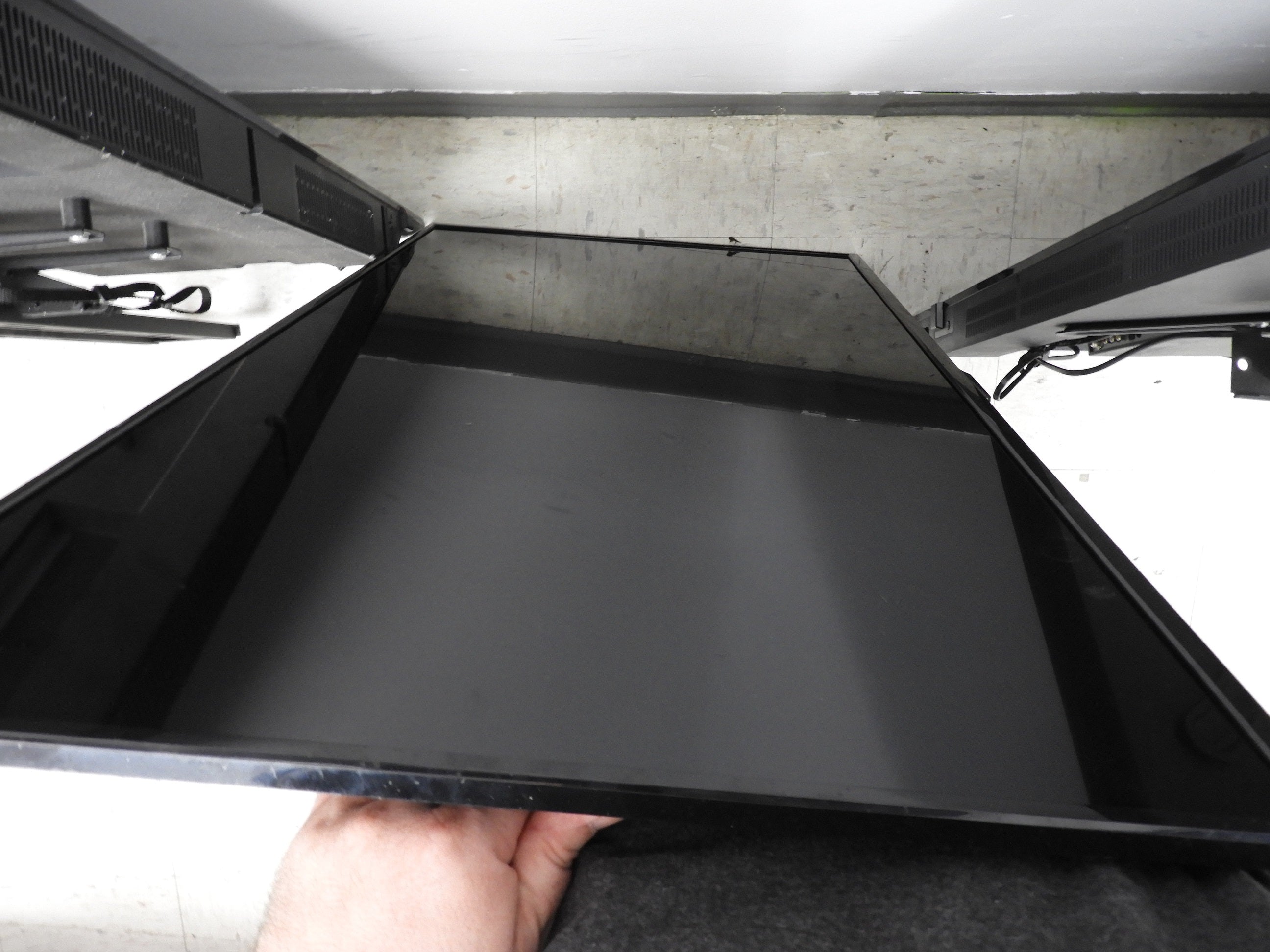 Used 43" Insignia LED - 1080p - HDTV with Wall Mount