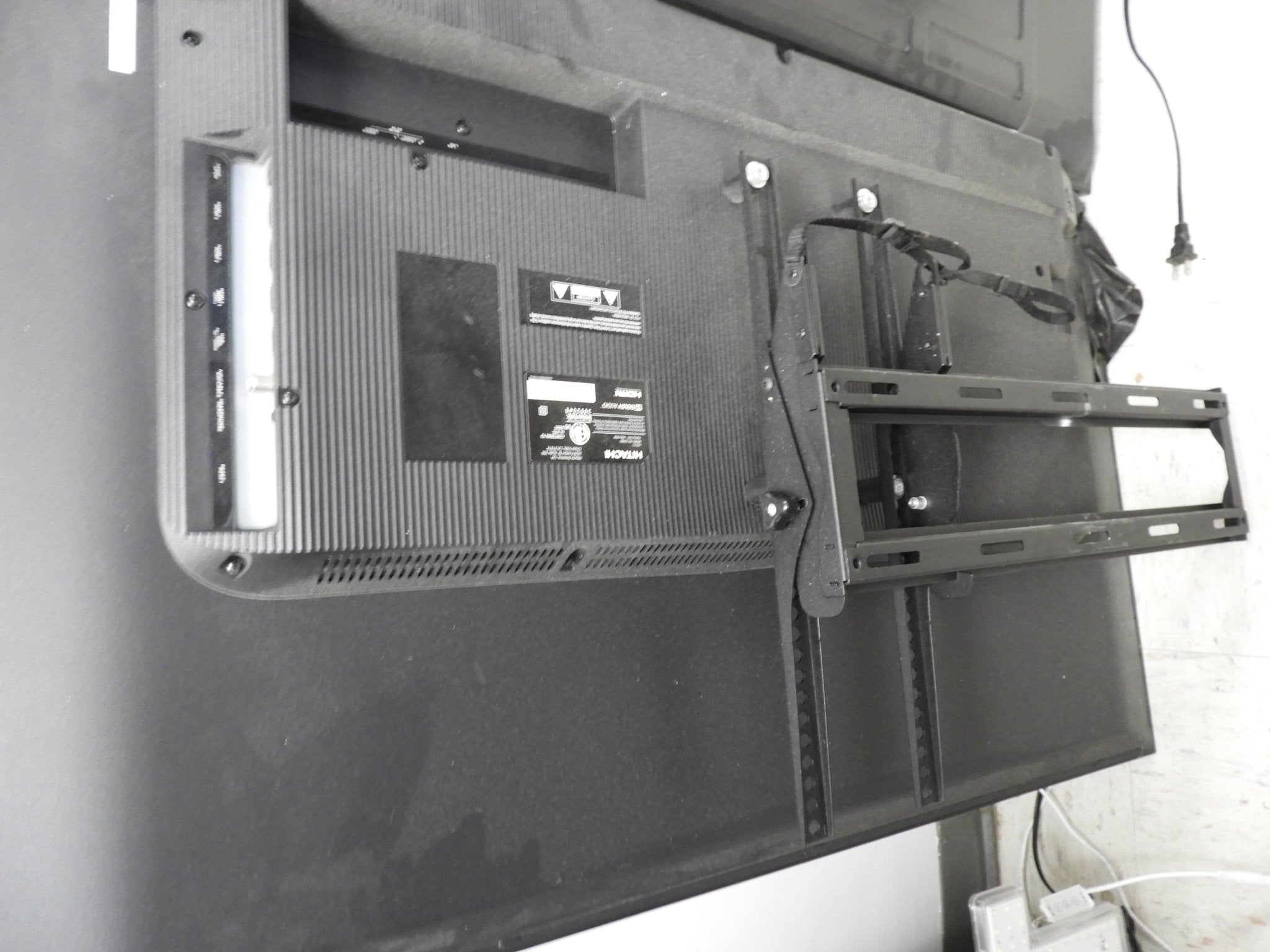 Used Hitachi 43R80 43" 4K Ultra HD LCD TV with Wall Mount - Falcon Restaurant Supply - 5